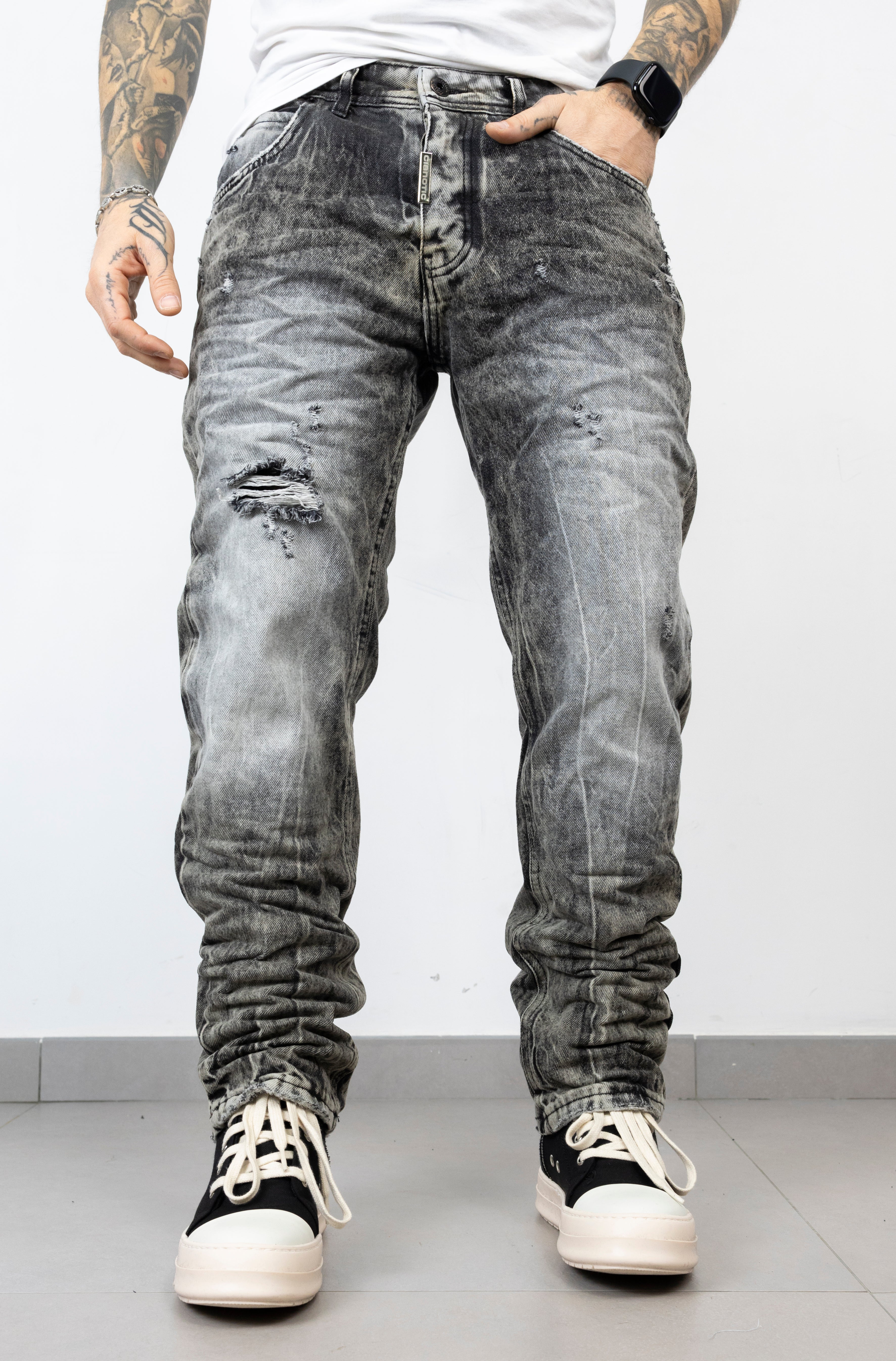 Straight fit veins black