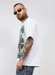 T-Shirt Oversize Present Day Skull Graphic
