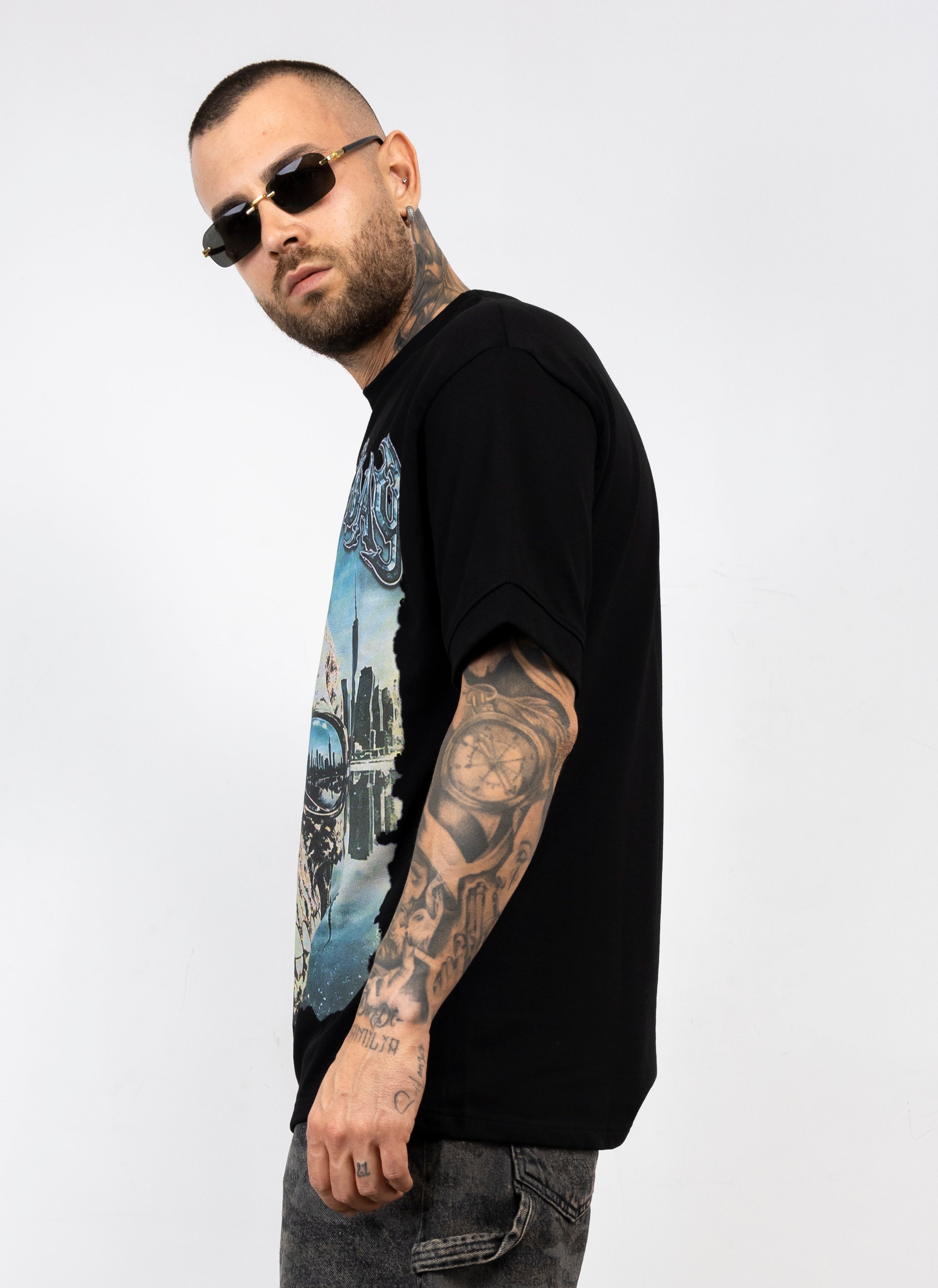 T-Shirt Oversize Present Day Skull Graphic
