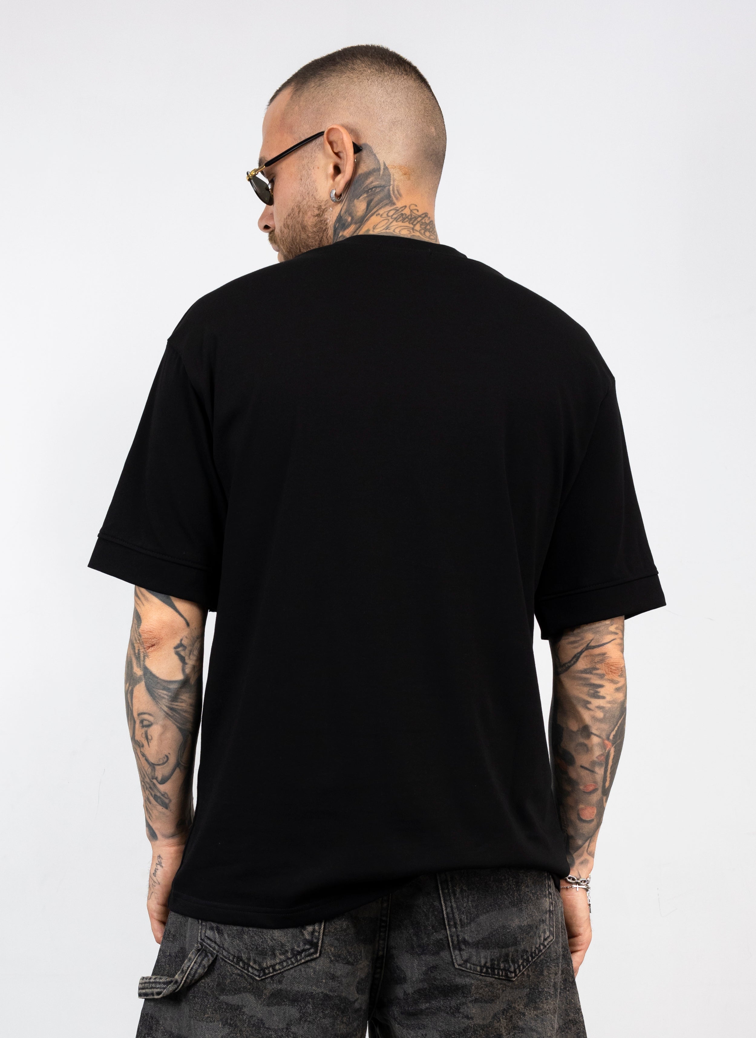 T-Shirt Oversize Present Day Skull Graphic
