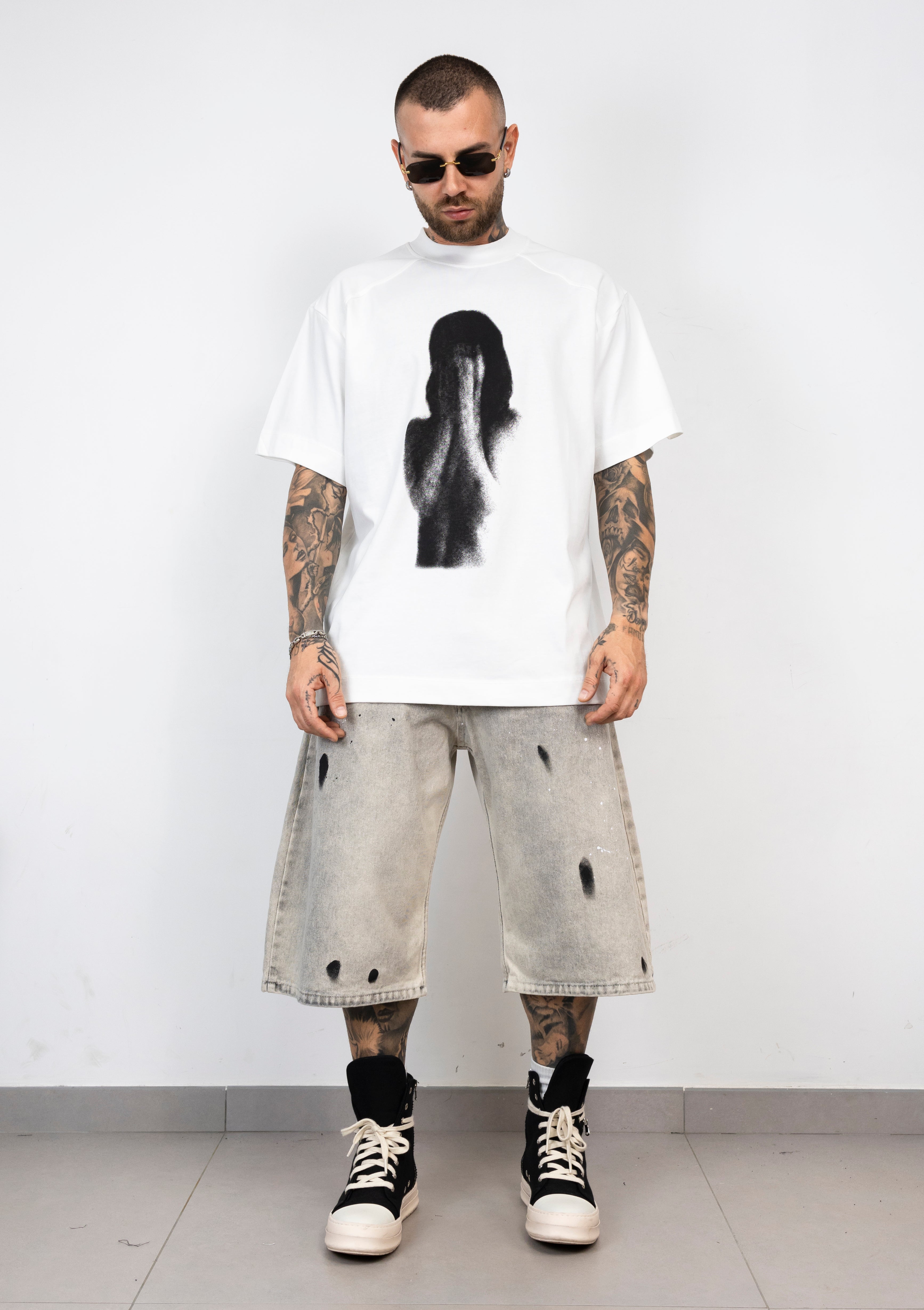 T-Shirt Oversize Graphic Silhouette