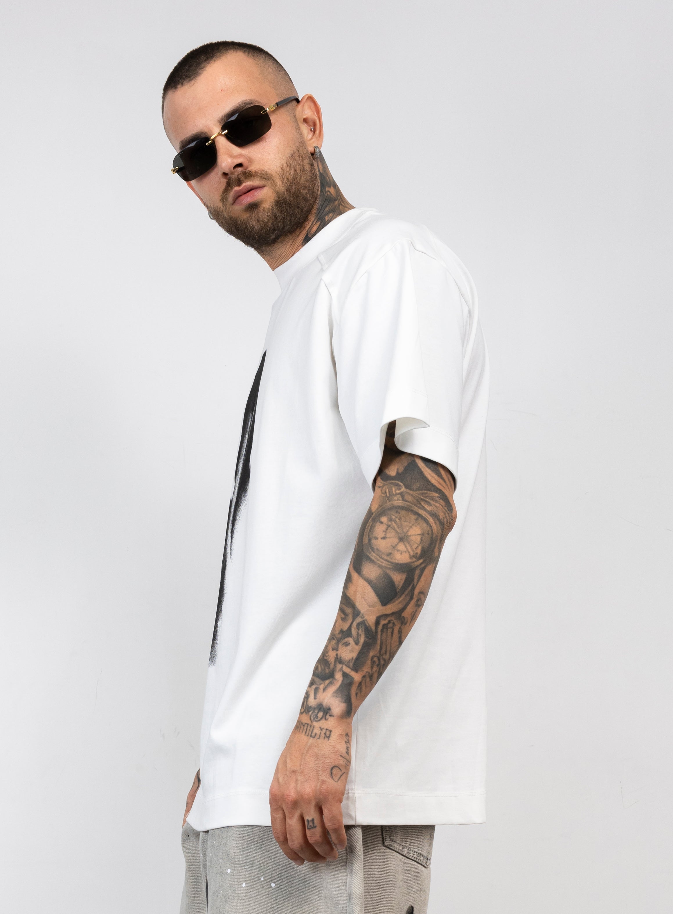 T-Shirt Oversize Graphic Silhouette