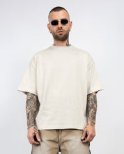 T-shirt over scritte