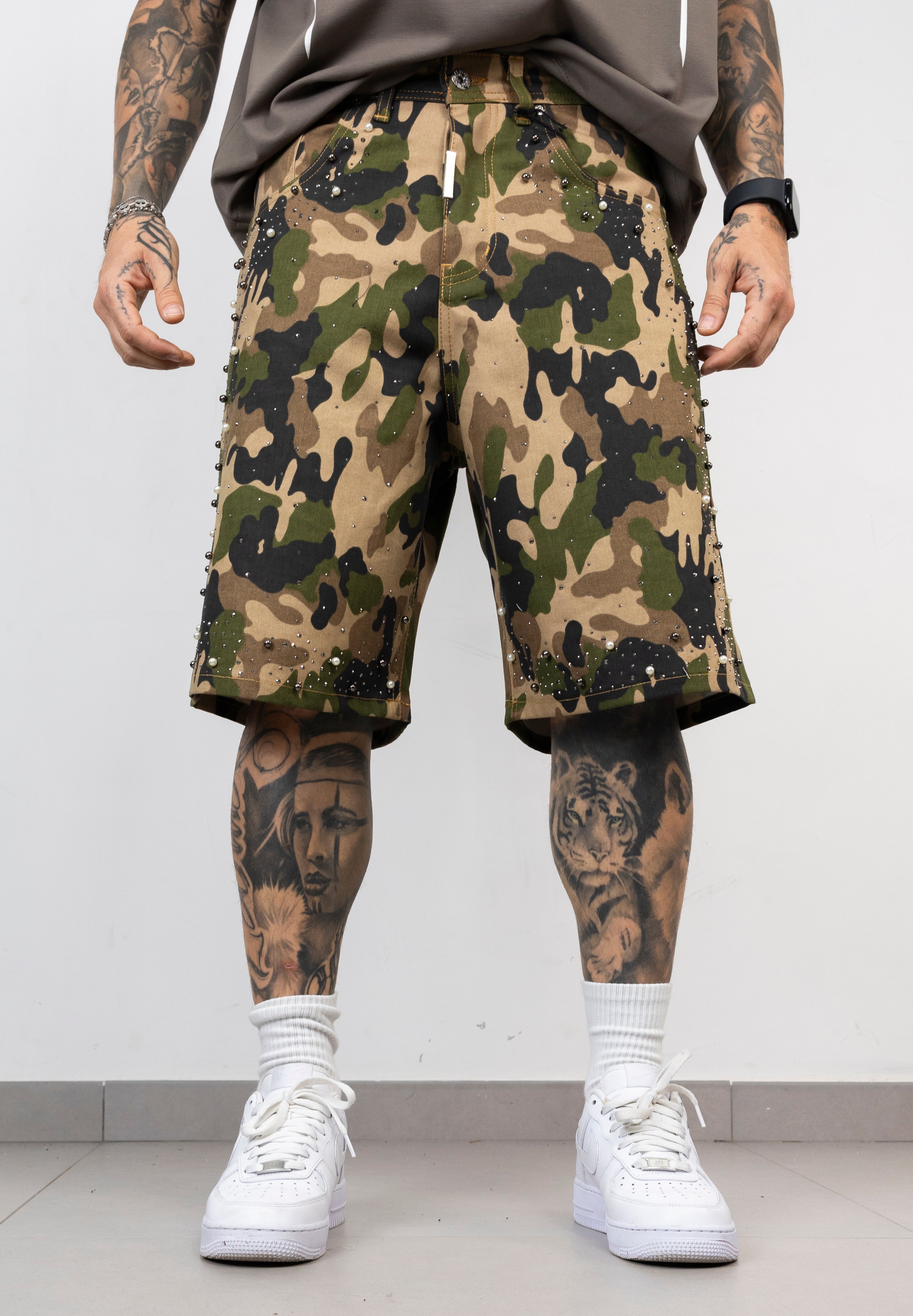 Bermuda Camouflage con Applicazioni Borchiate e brillantini