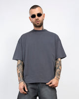 T-shirt over scritte