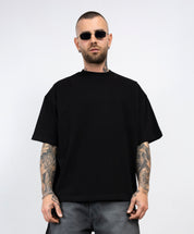 T-shirt over scritte