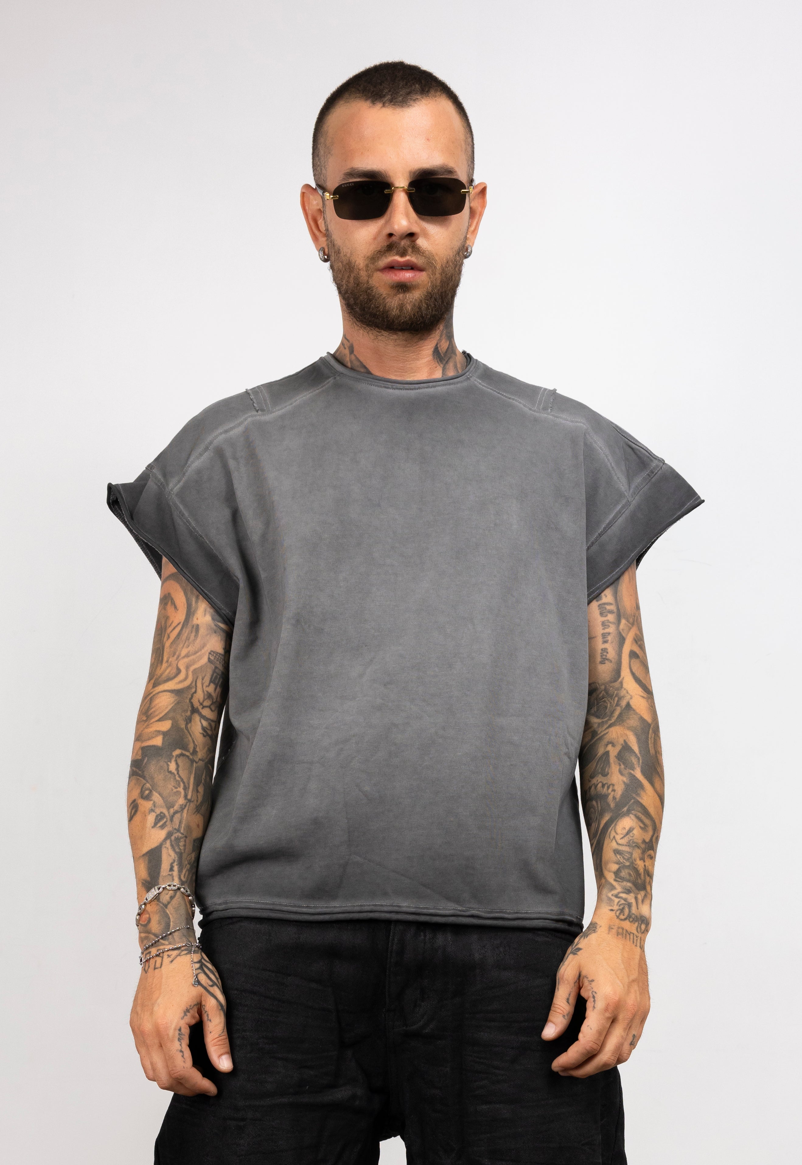 T-Shirt Over Washed con Maniche taglio vivo
