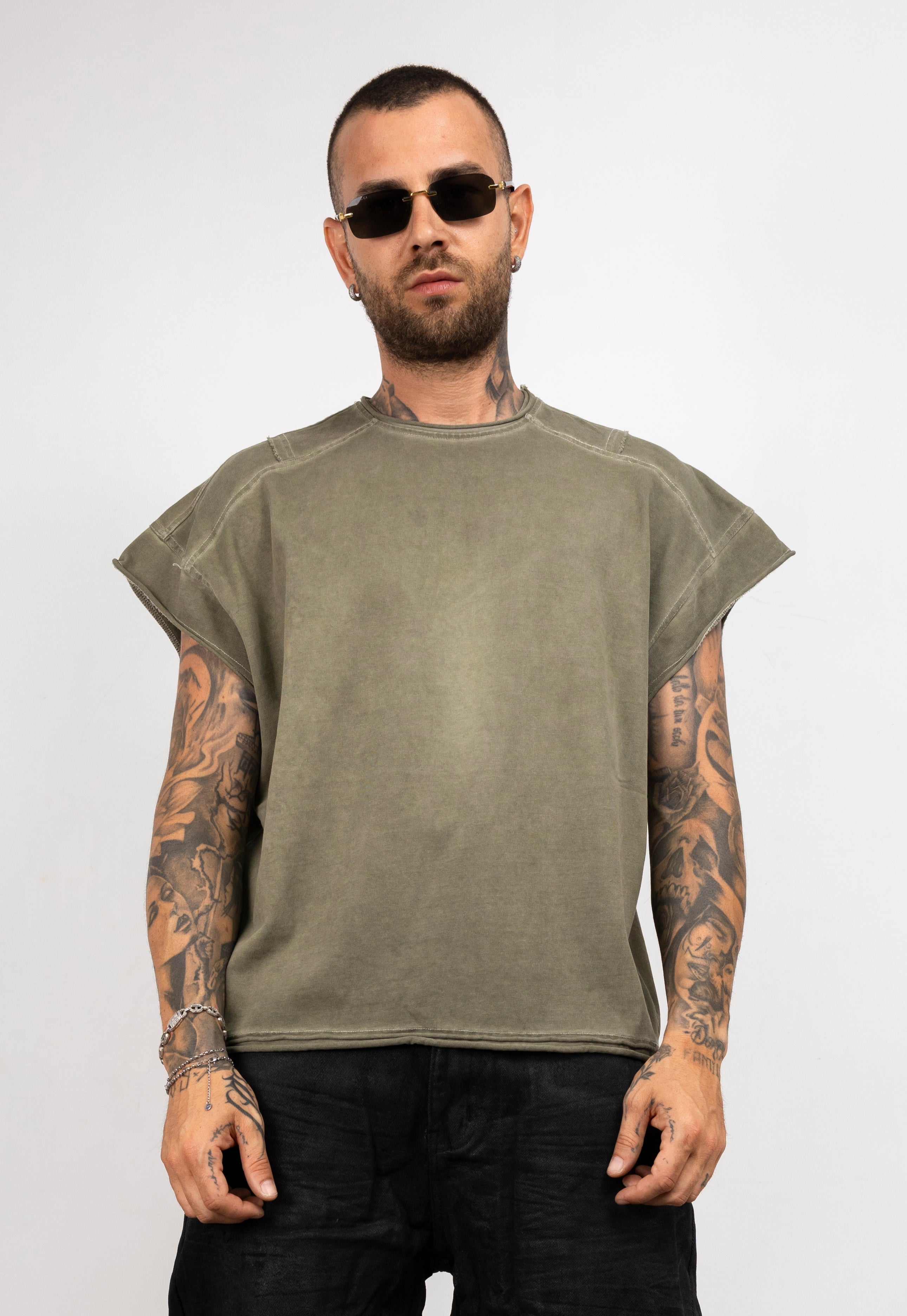 T-Shirt Over Washed con Maniche taglio vivo