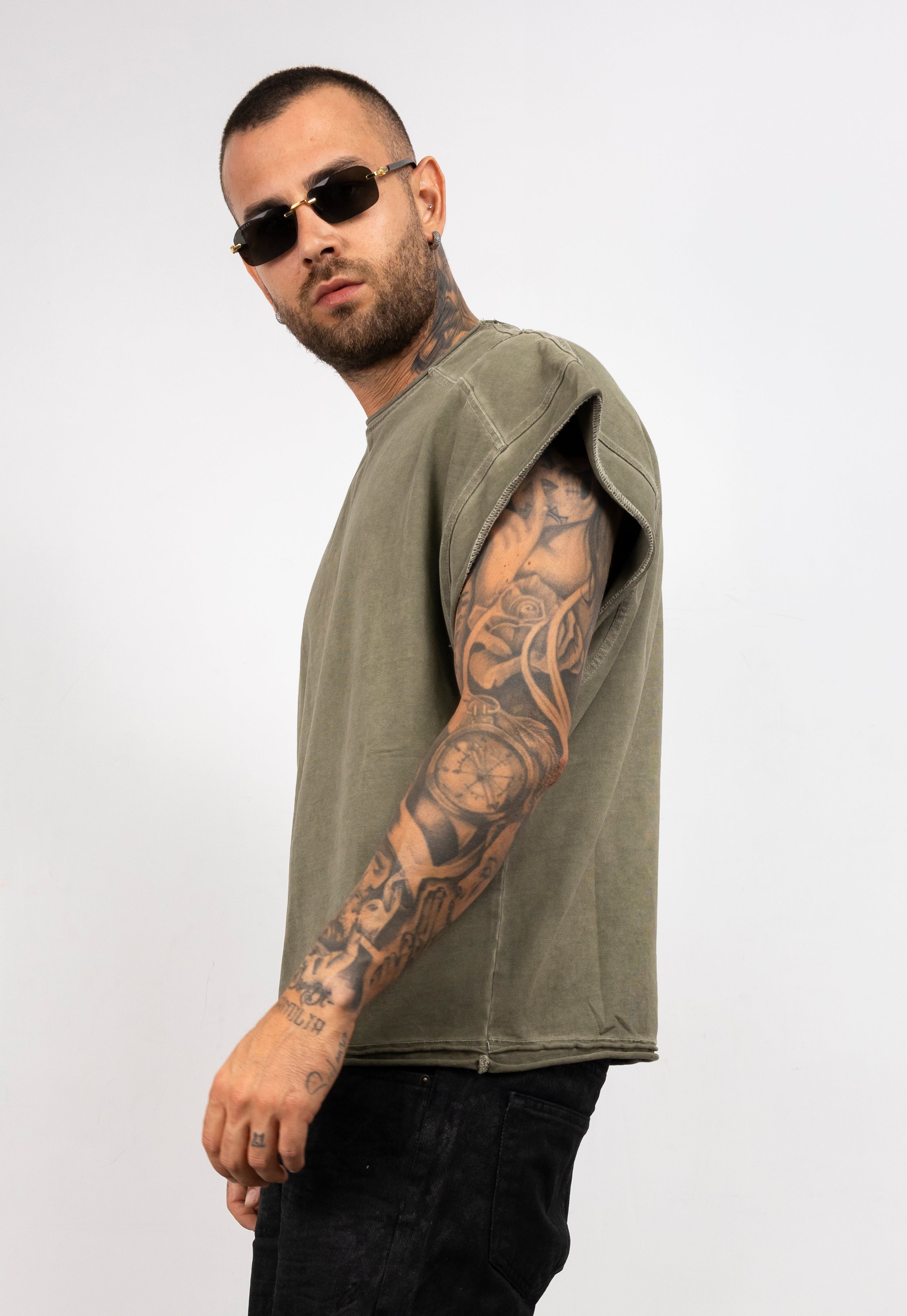 T-Shirt Over Washed con Maniche taglio vivo