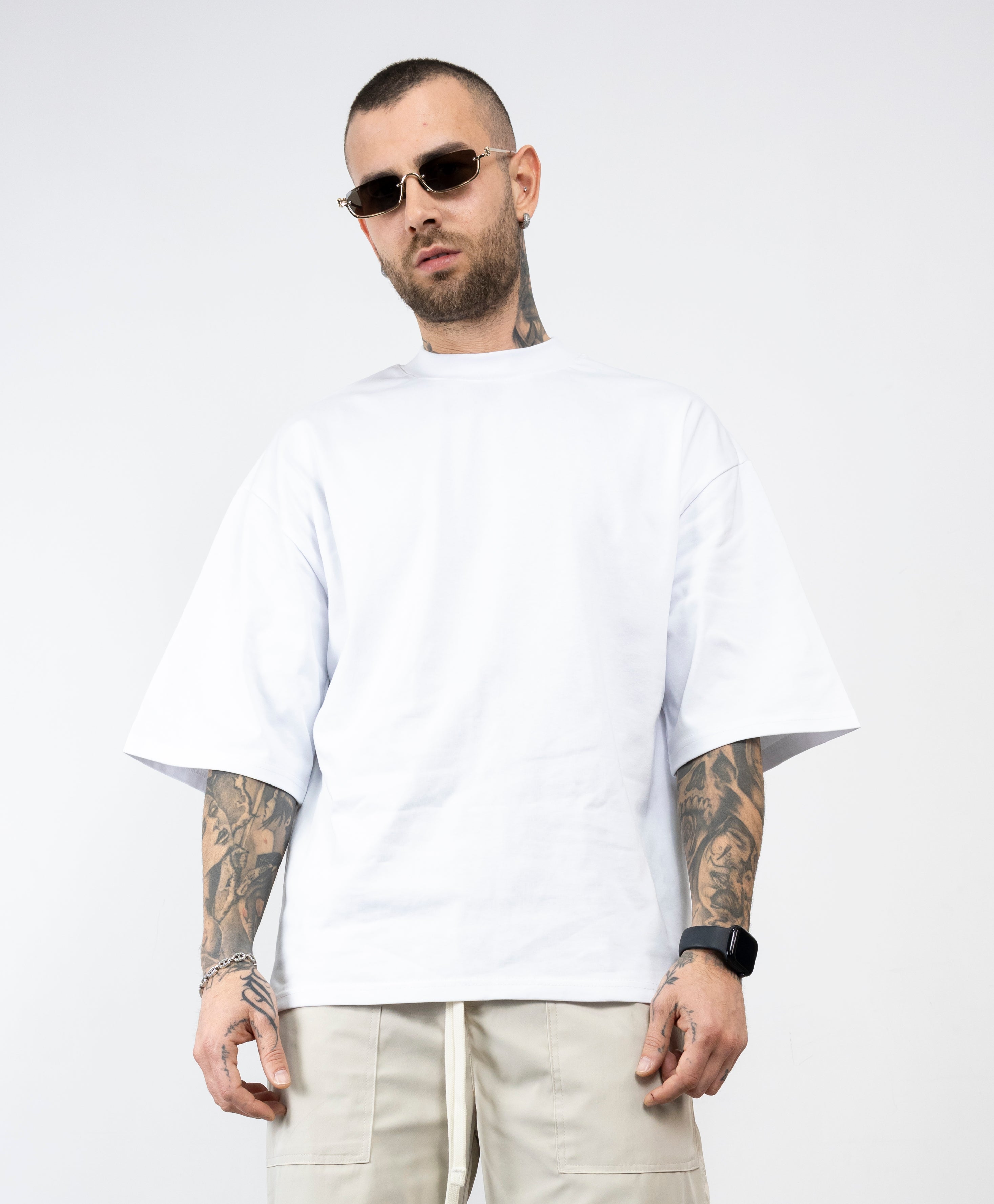 T-shirt shiny