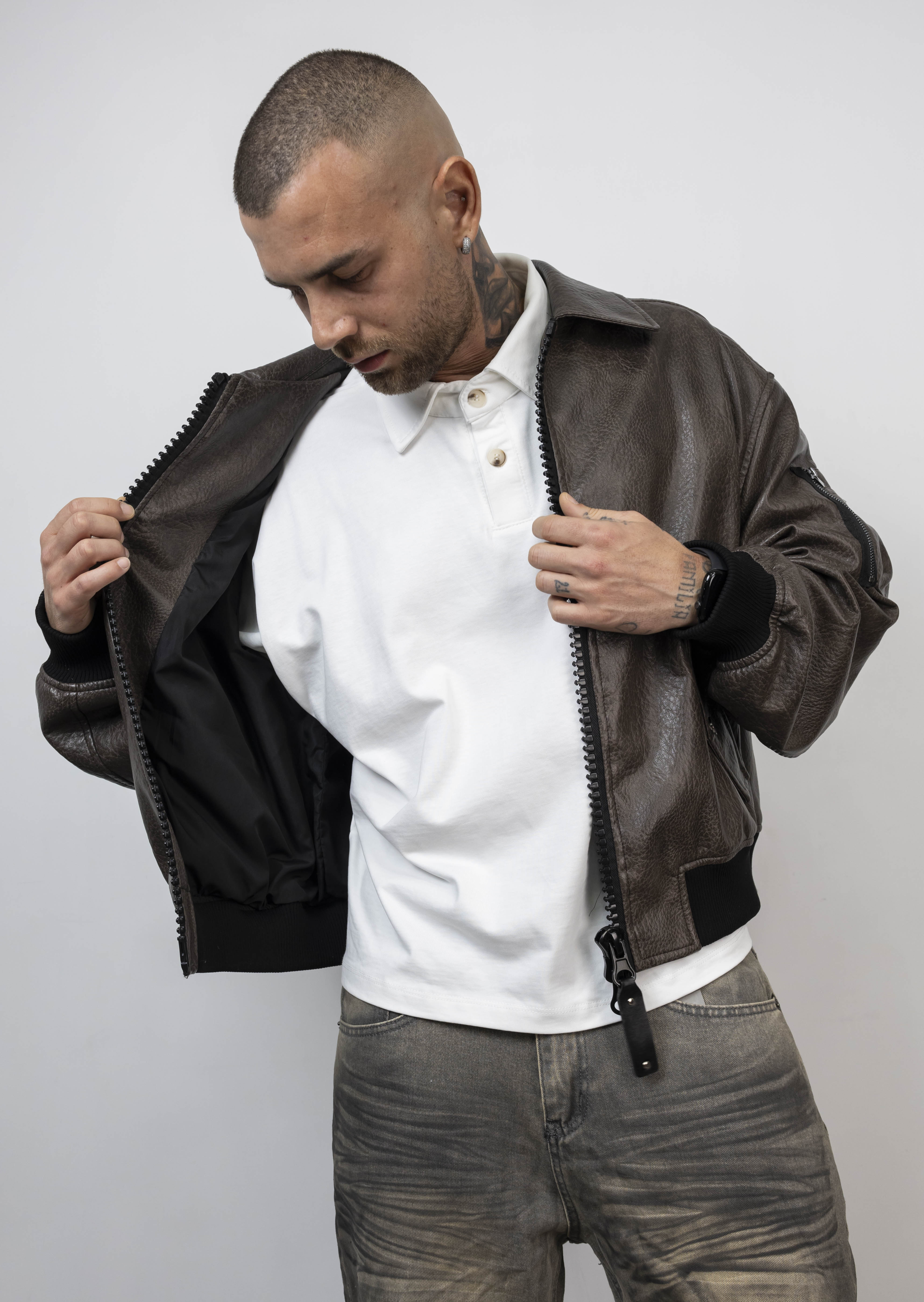 Jacket holt