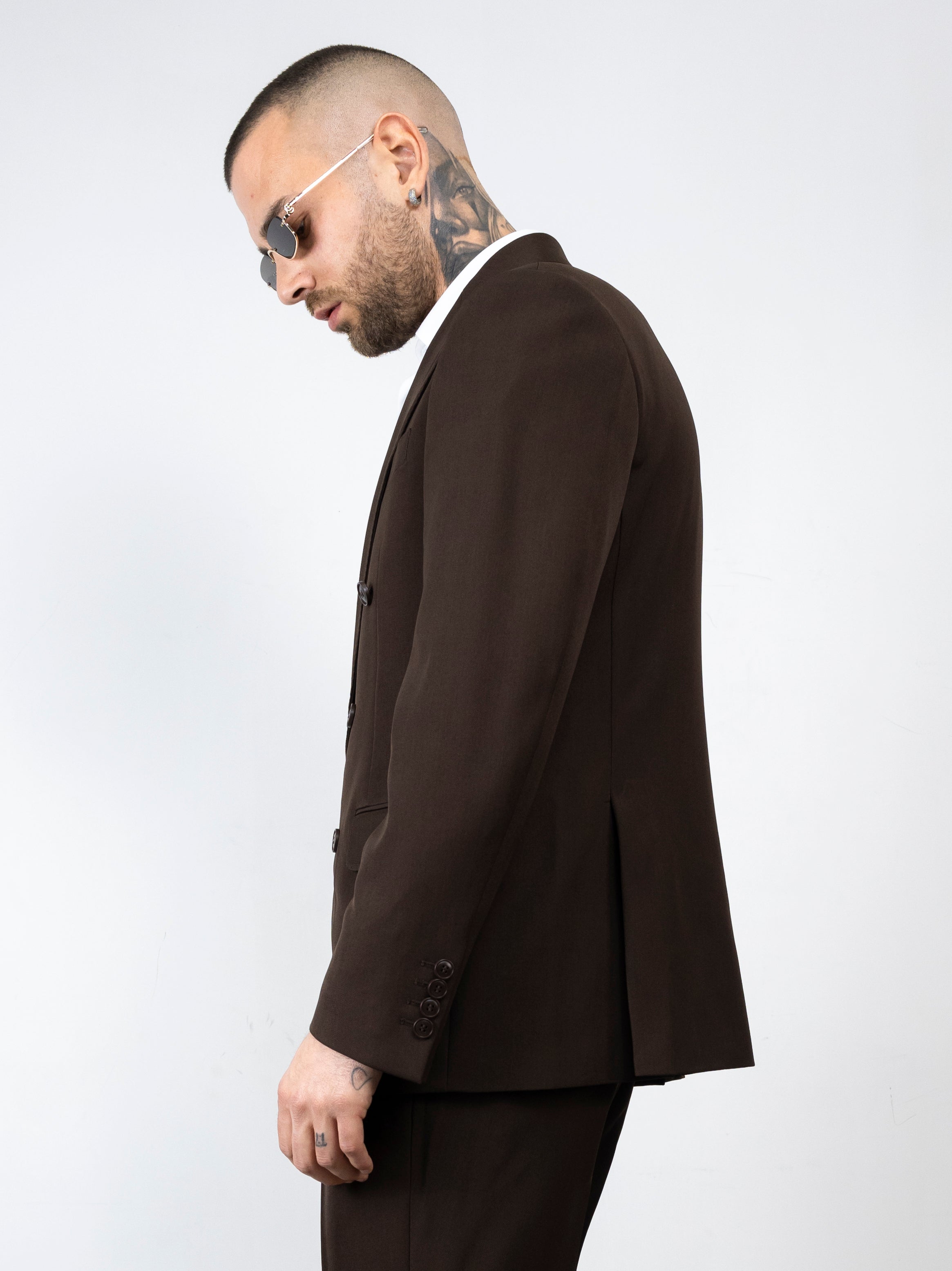Abito elegante sei bottoni