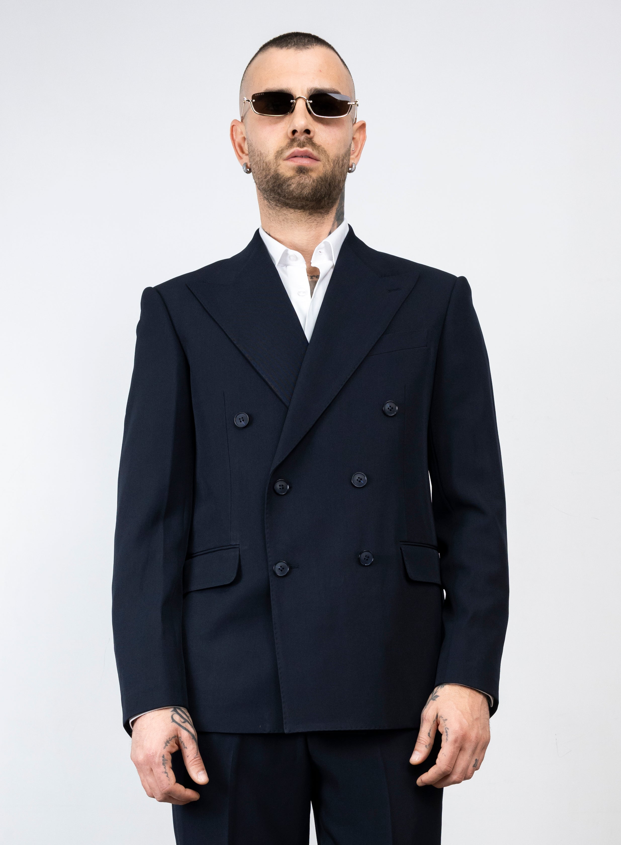 Abito elegante sei bottoni