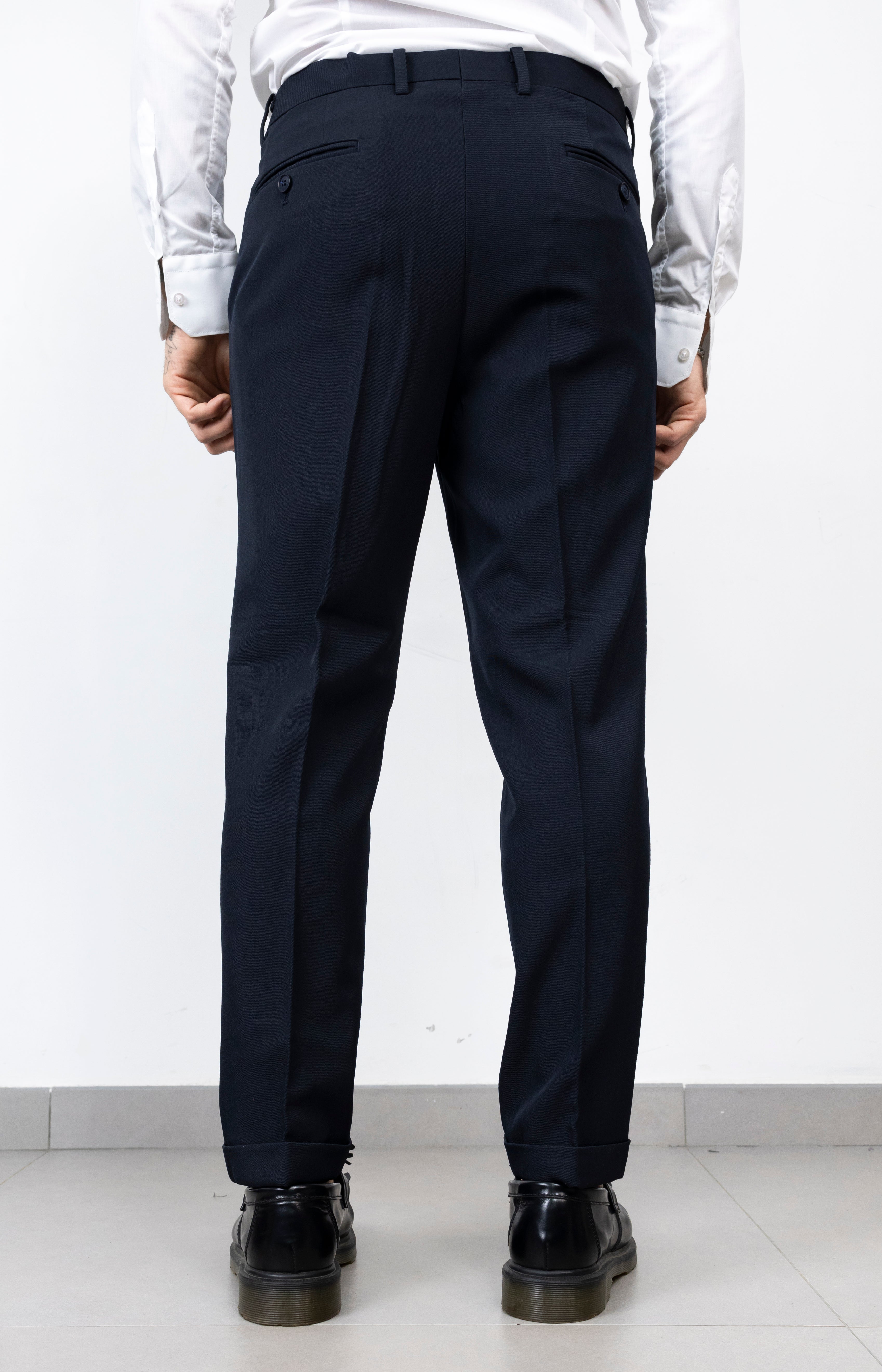 Abito elegante sei bottoni