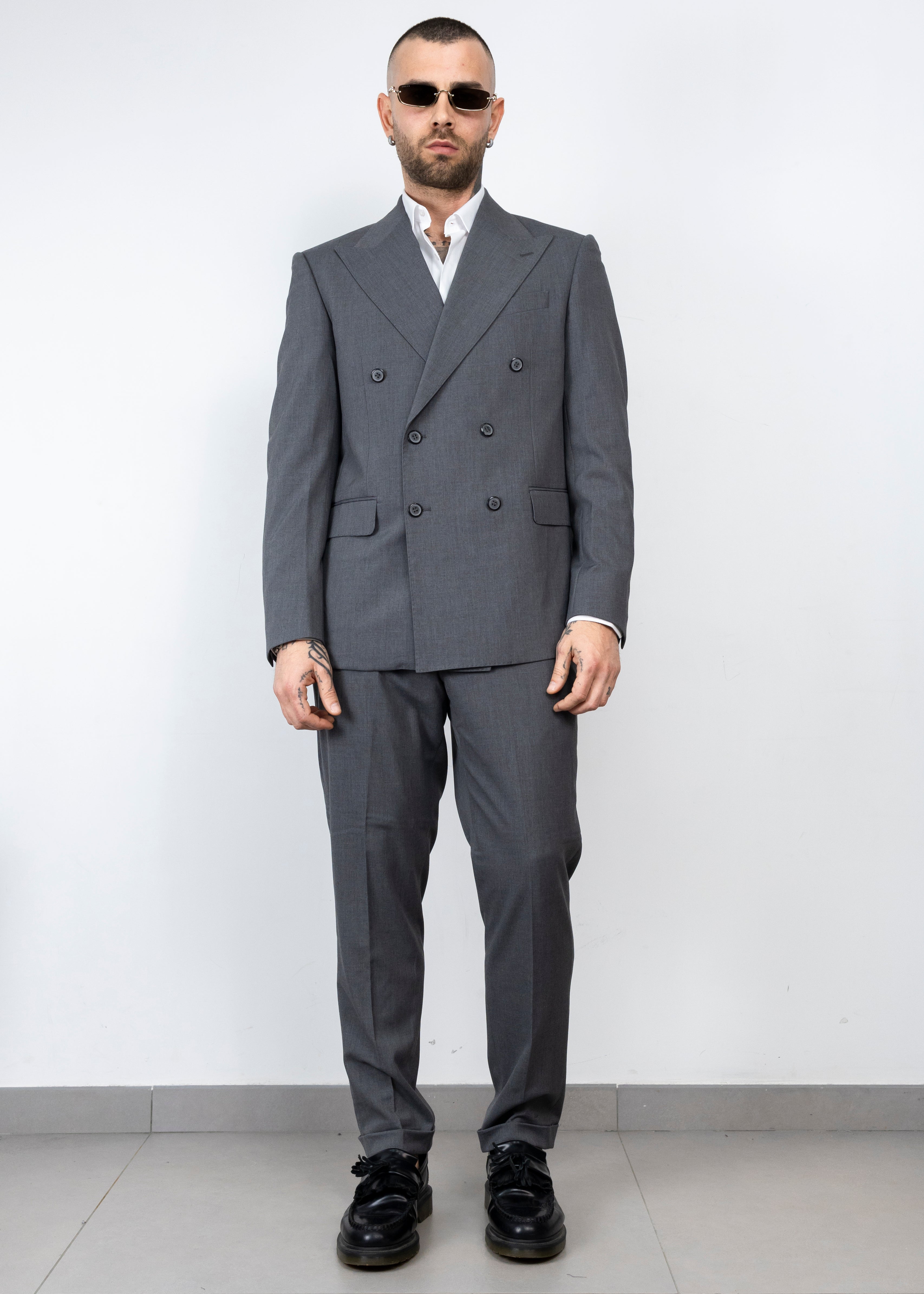 Abito elegante sei bottoni