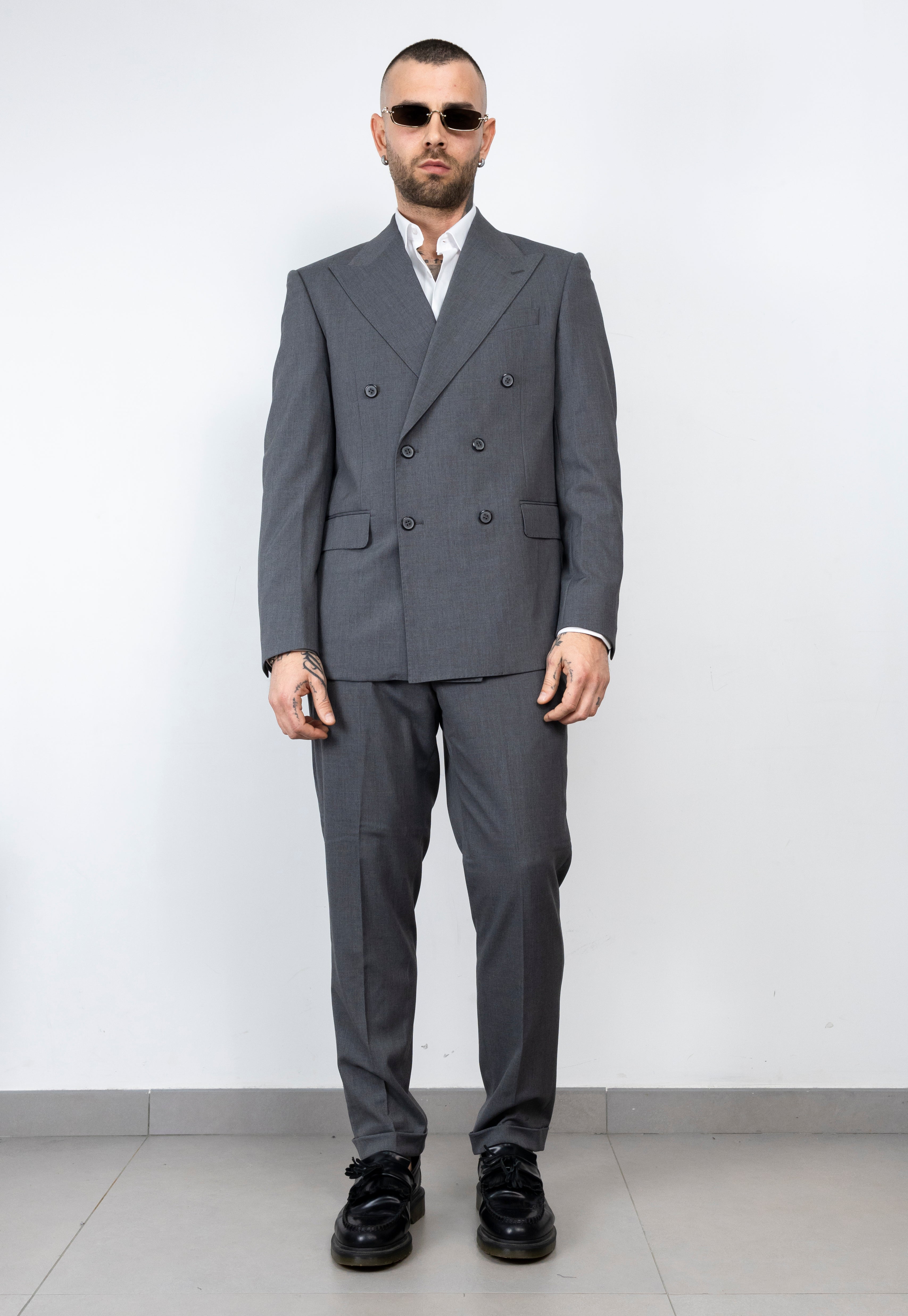Abito elegante sei bottoni