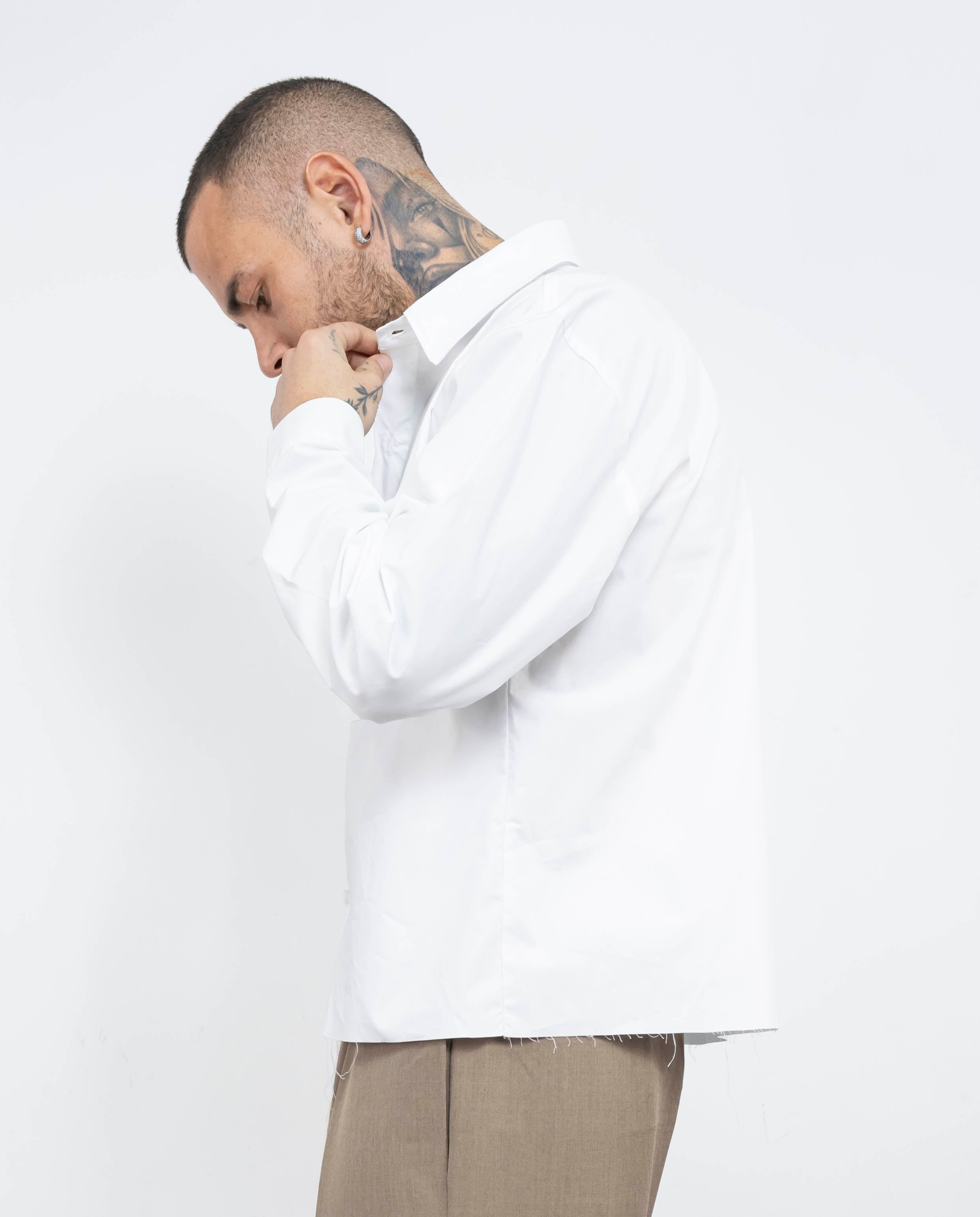 Camicia crop taglio vivo