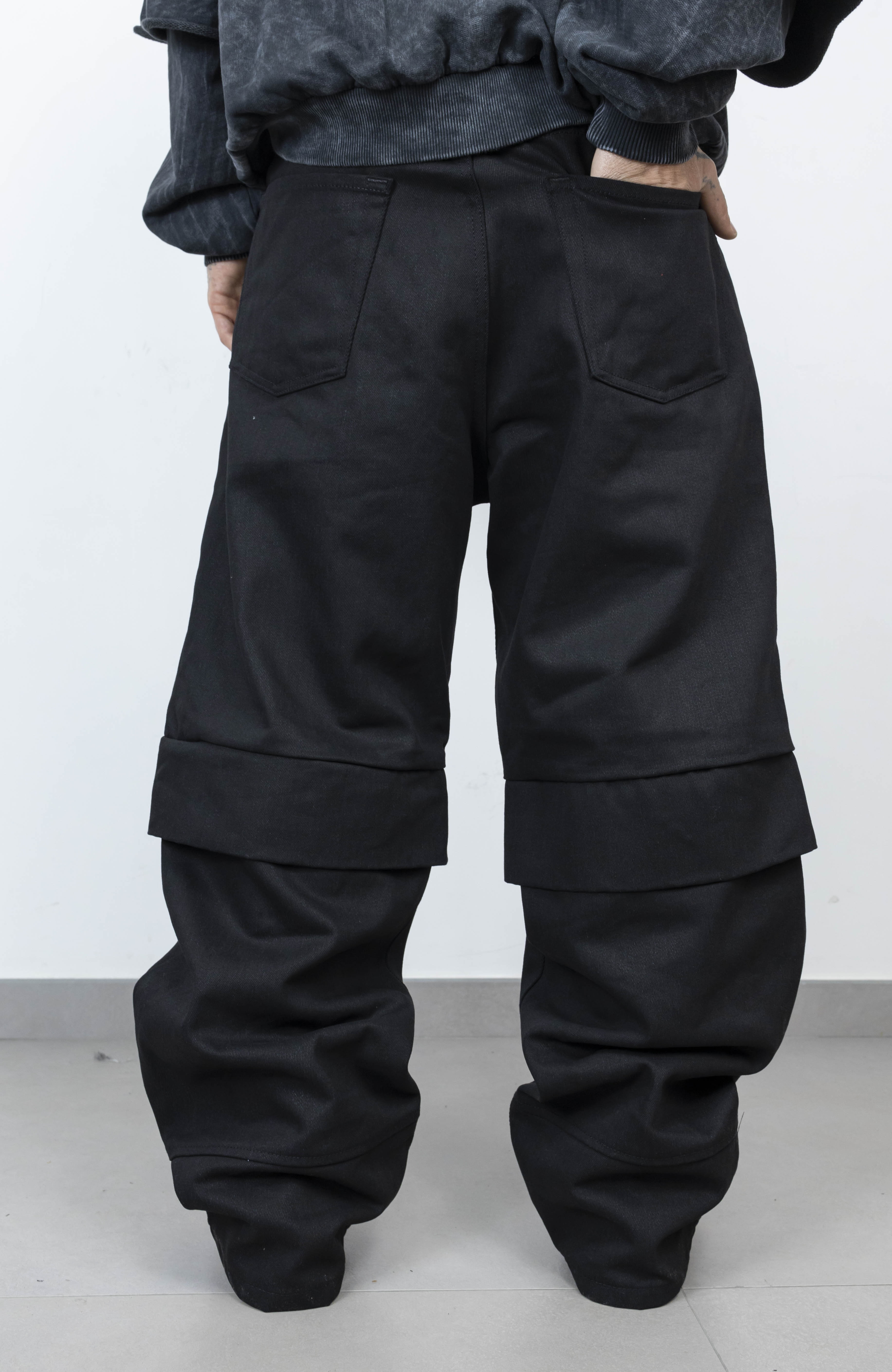 Super baggy black Bolt