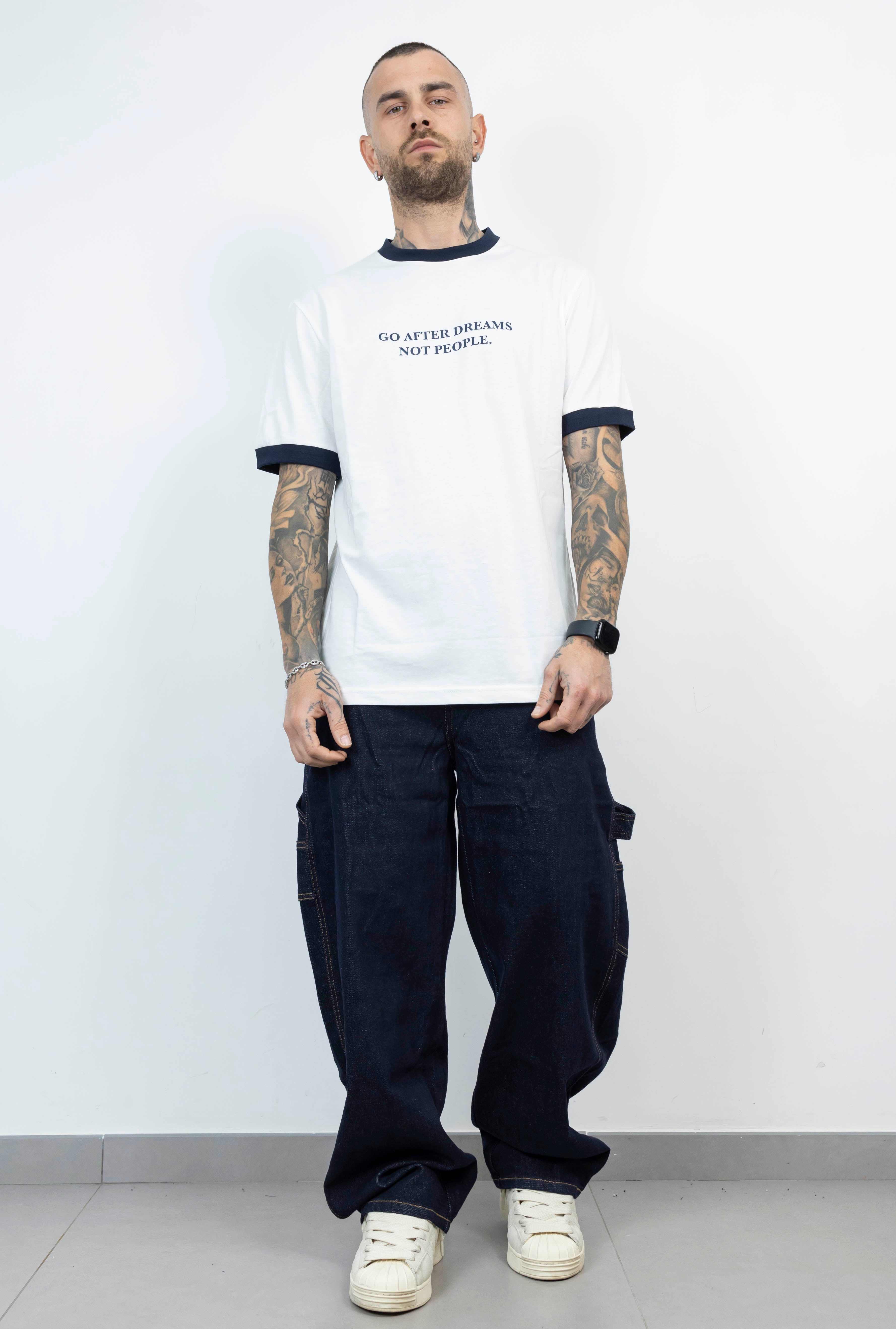 T-shirt go after