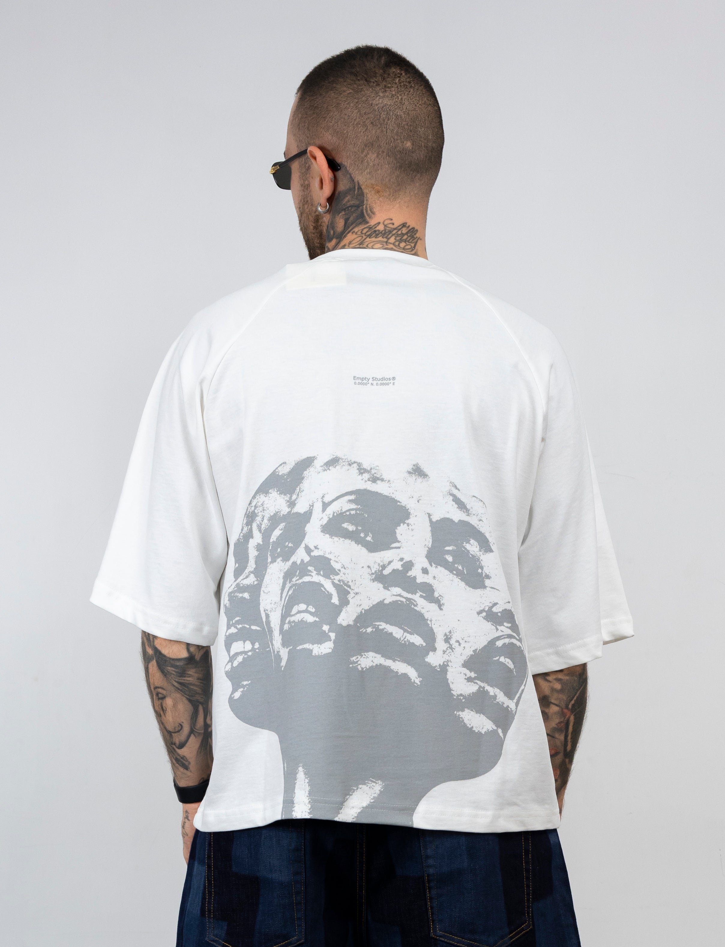 T-shirt volto empty