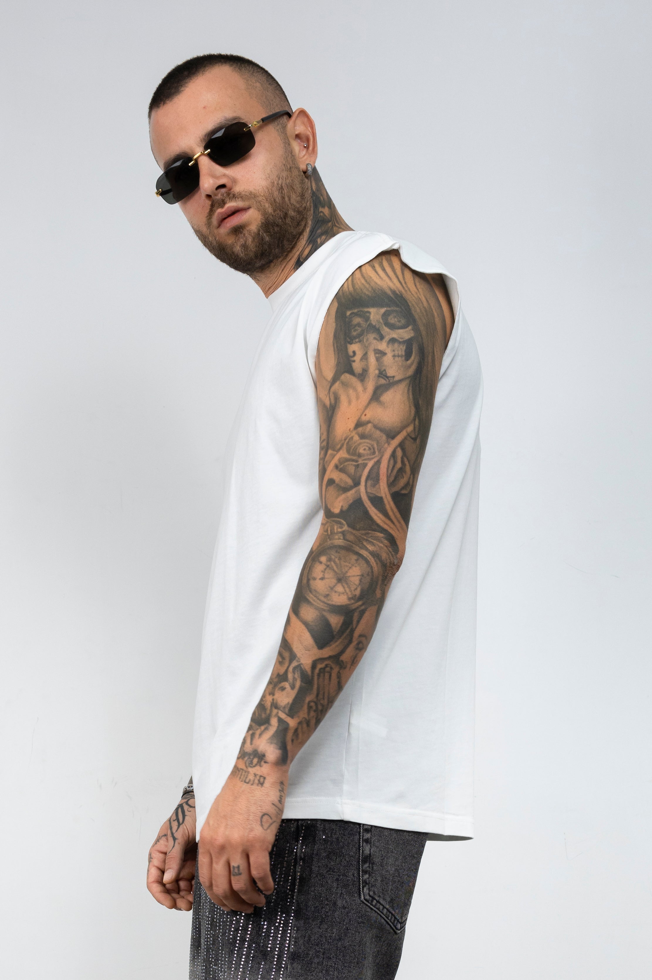 T-shirt smanicata oversize NEW