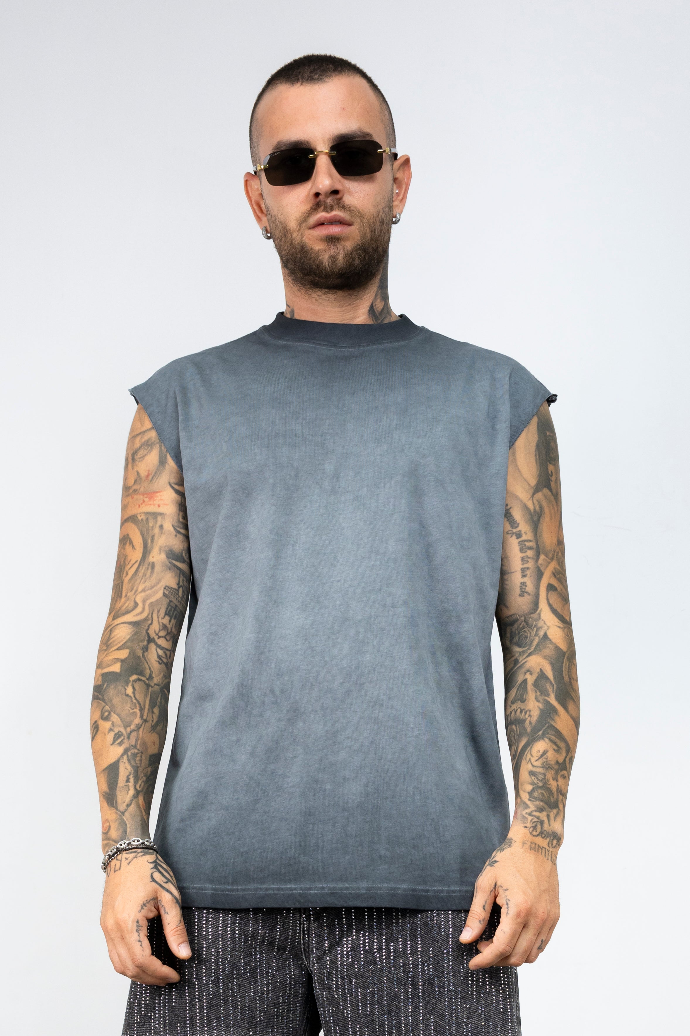 T-shirt smanicata oversize NEW
