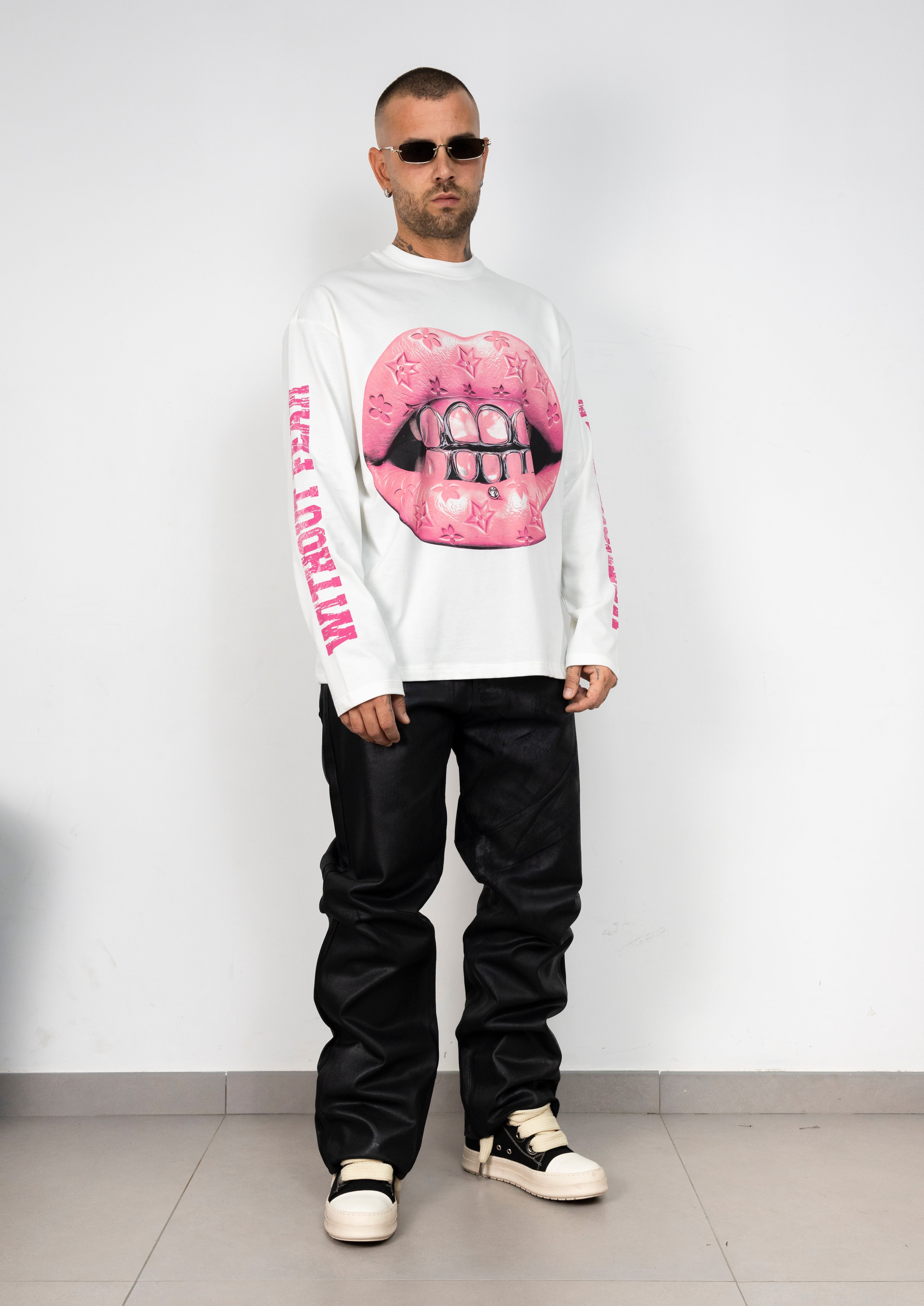 Long Sleeve Pink Mouth