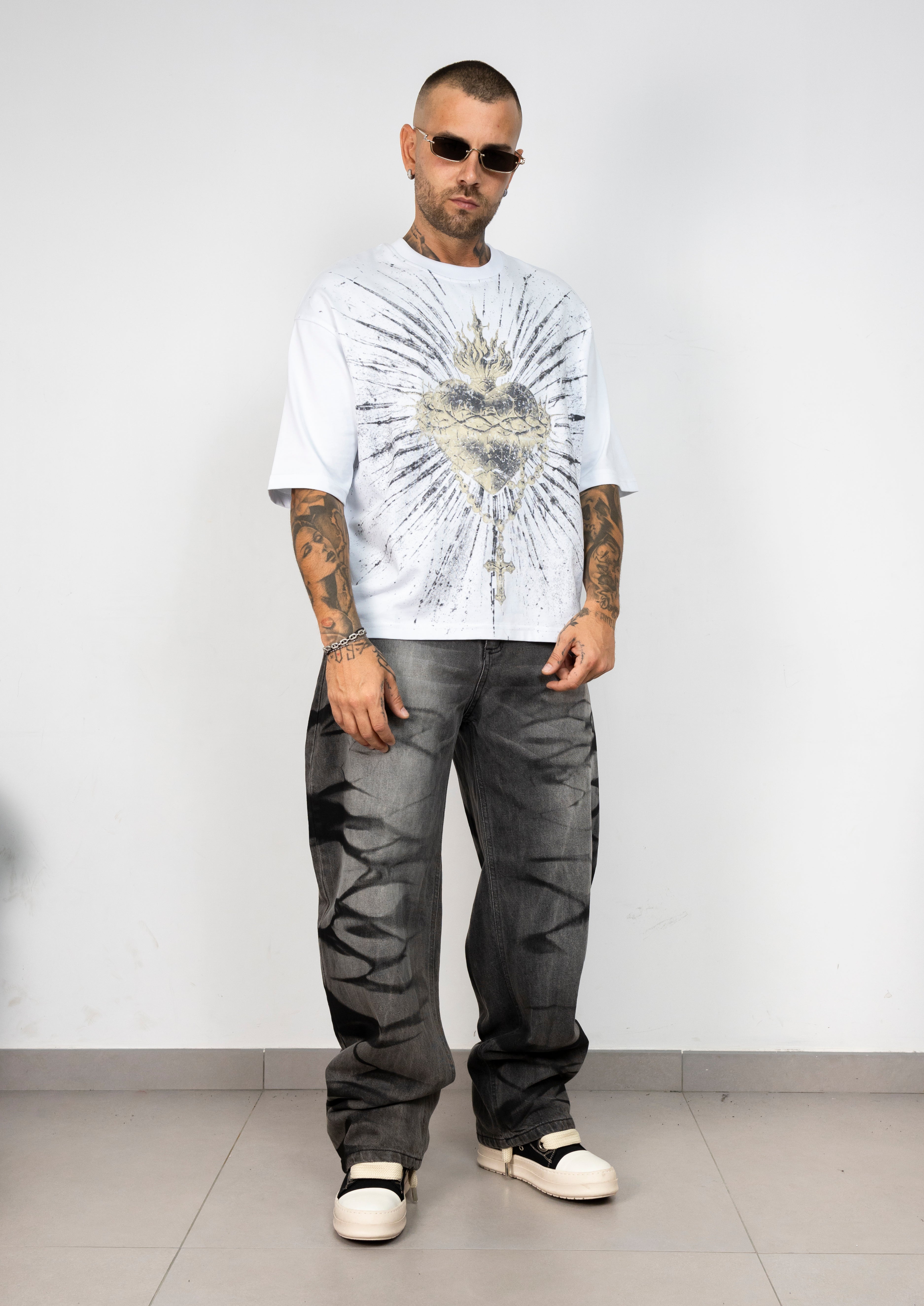 T-shirt Sacred