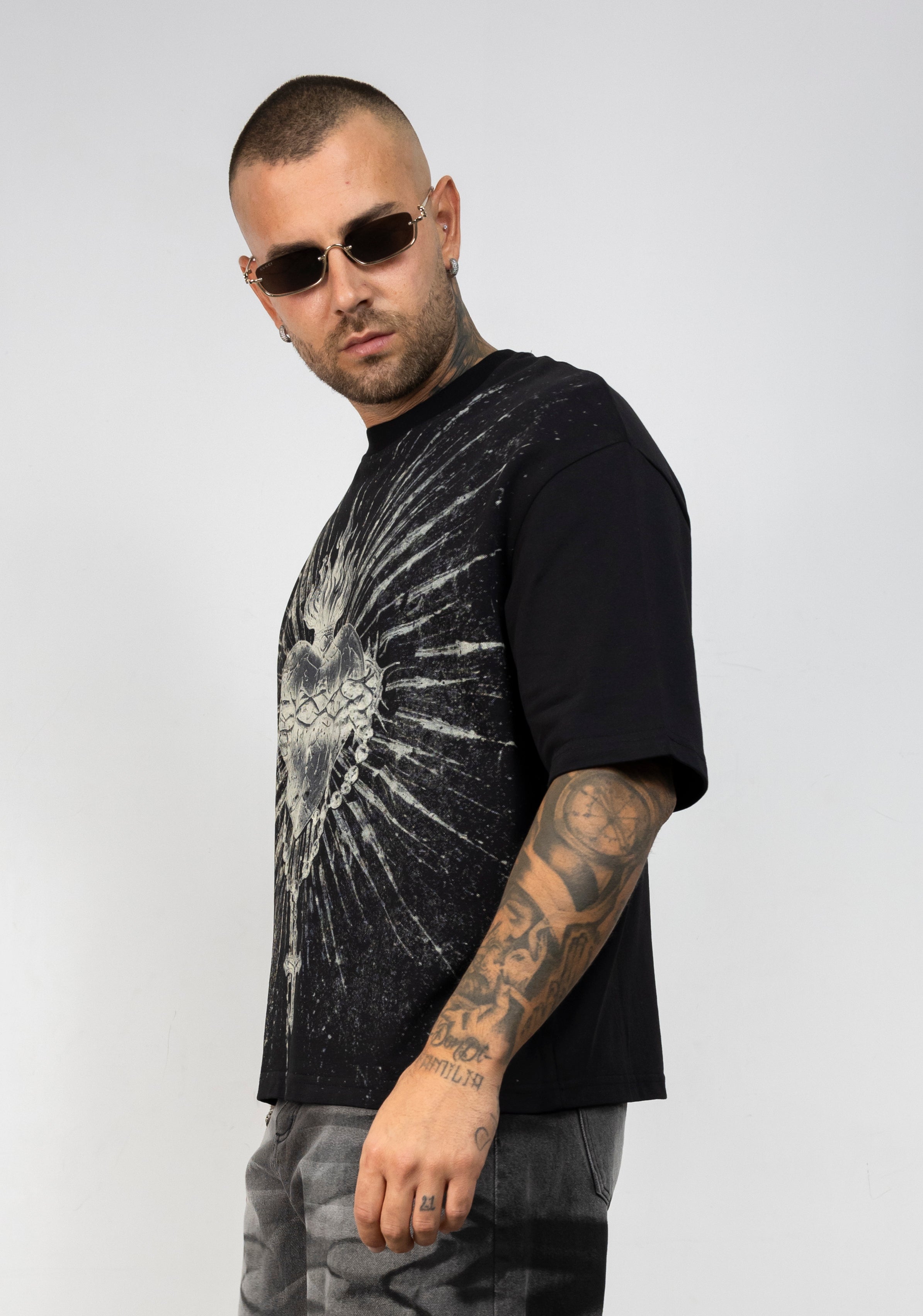 T-shirt Sacred