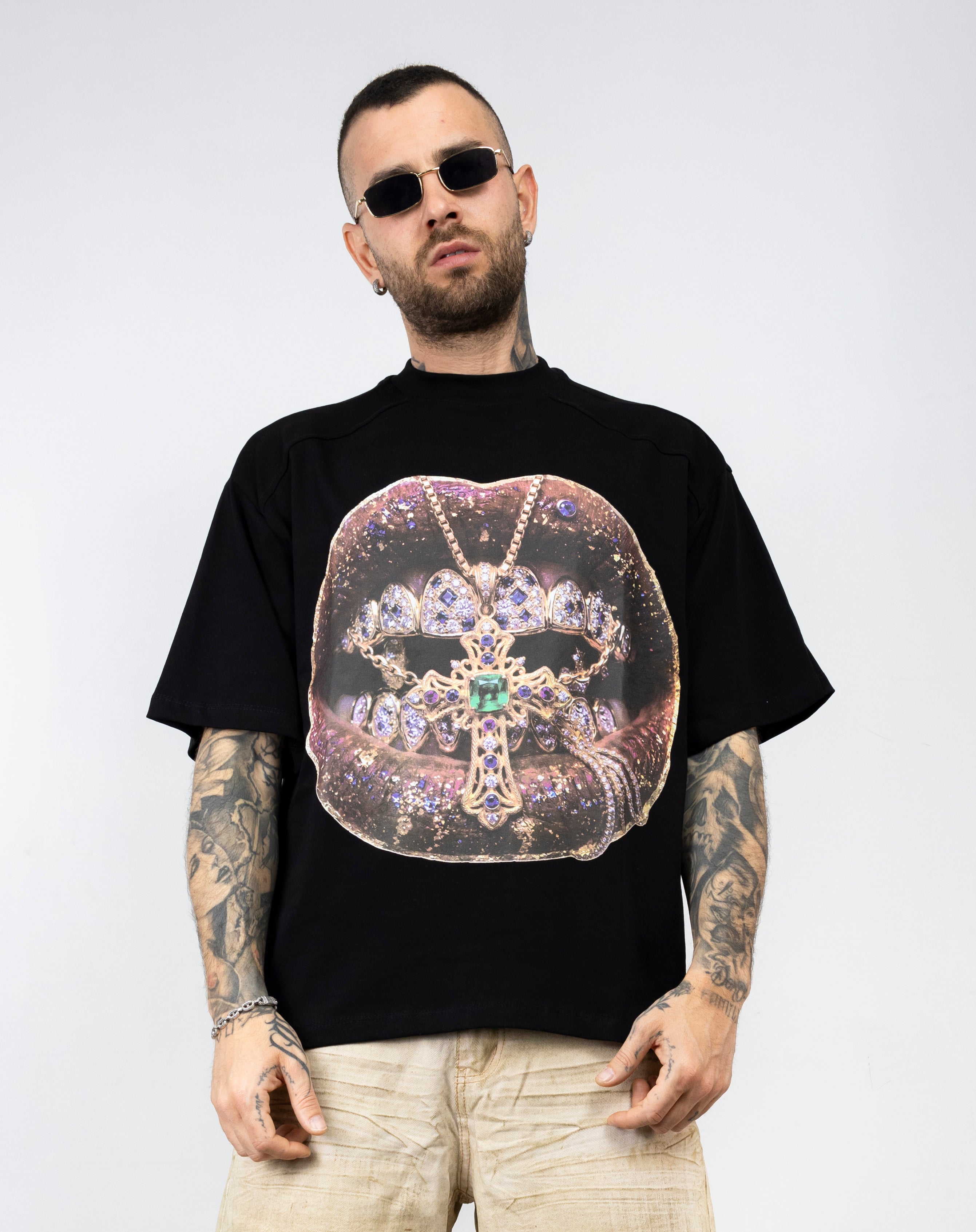 T-shirt mouth catena