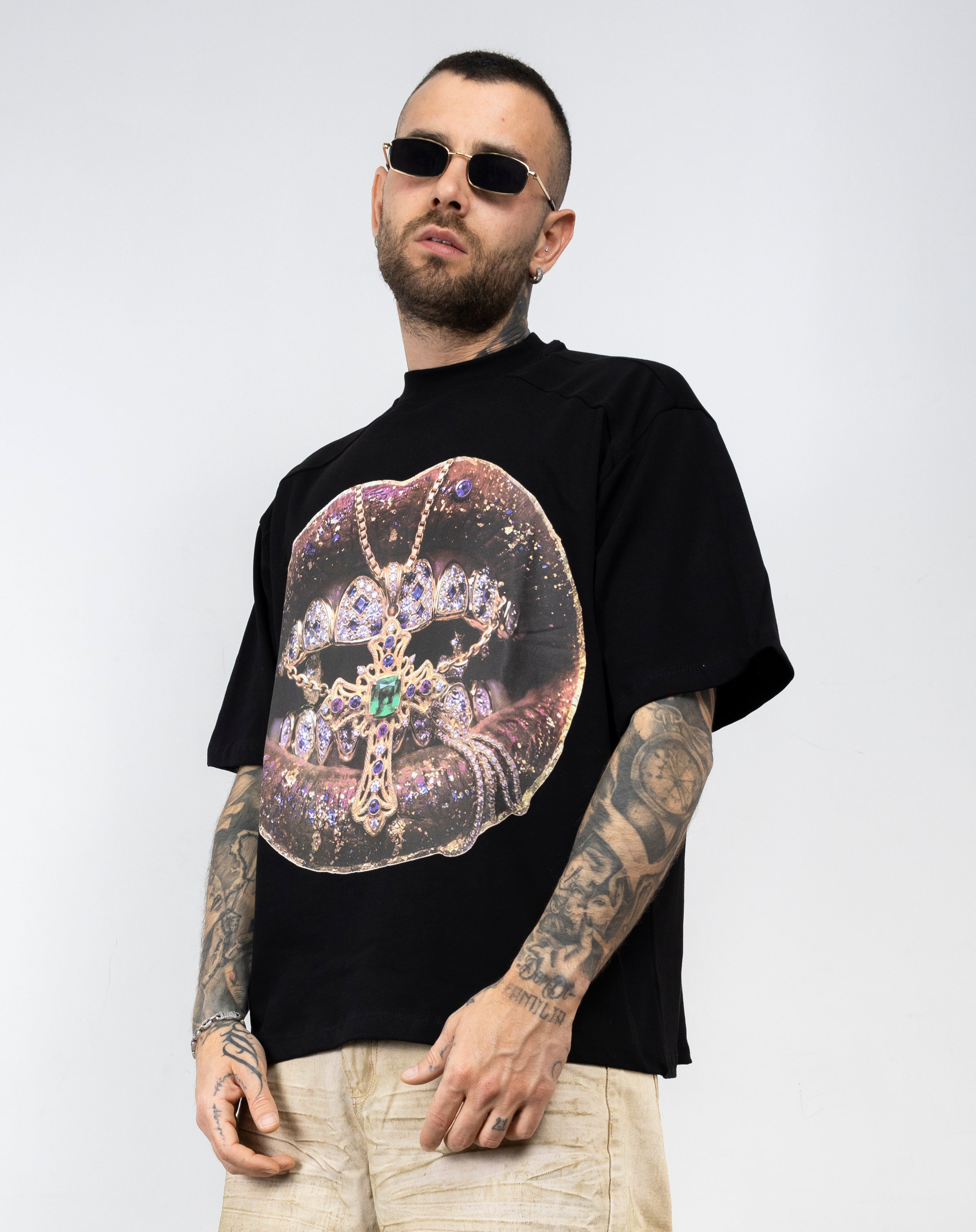 T-shirt mouth catena
