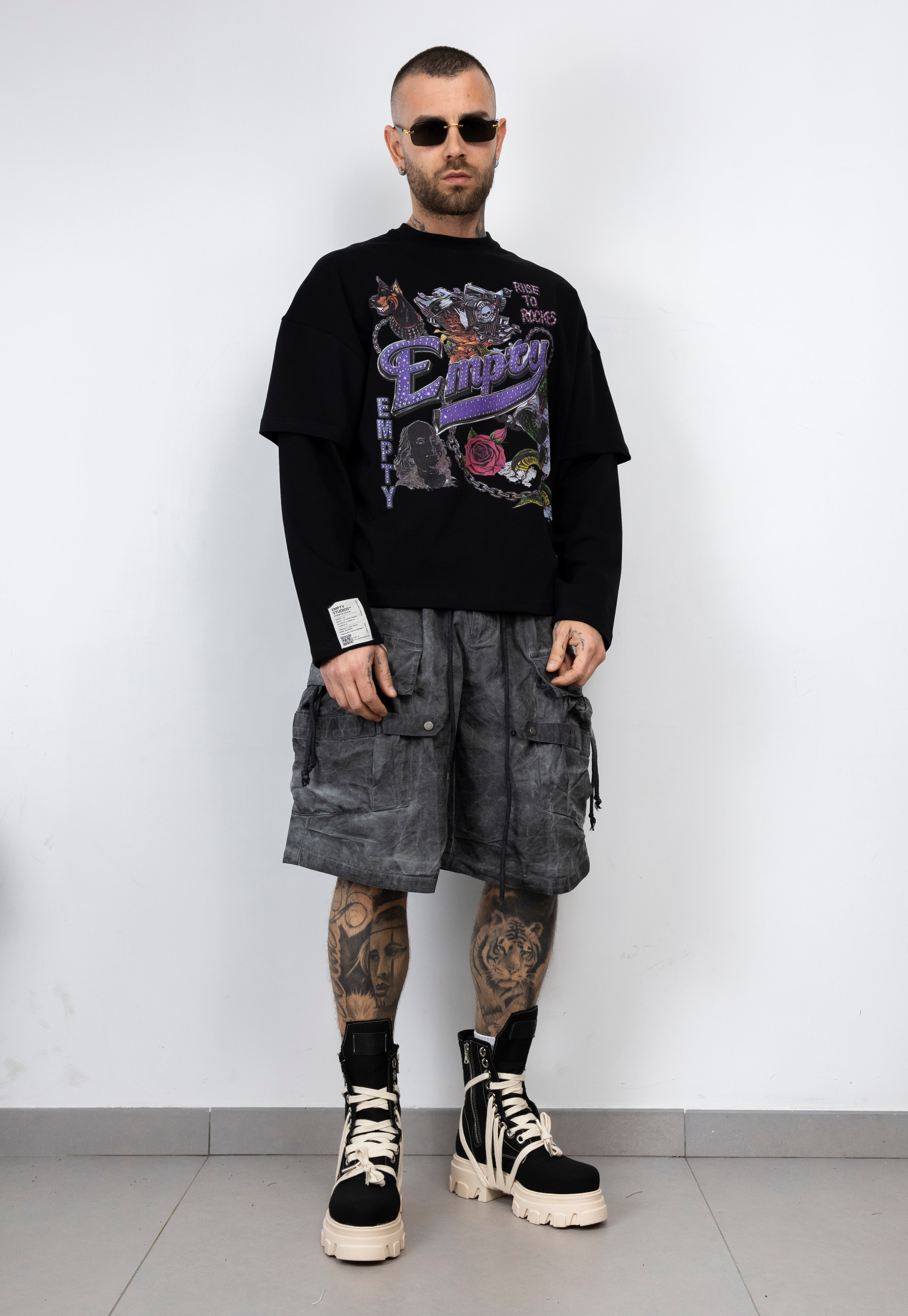T-shirt double sleeve empty