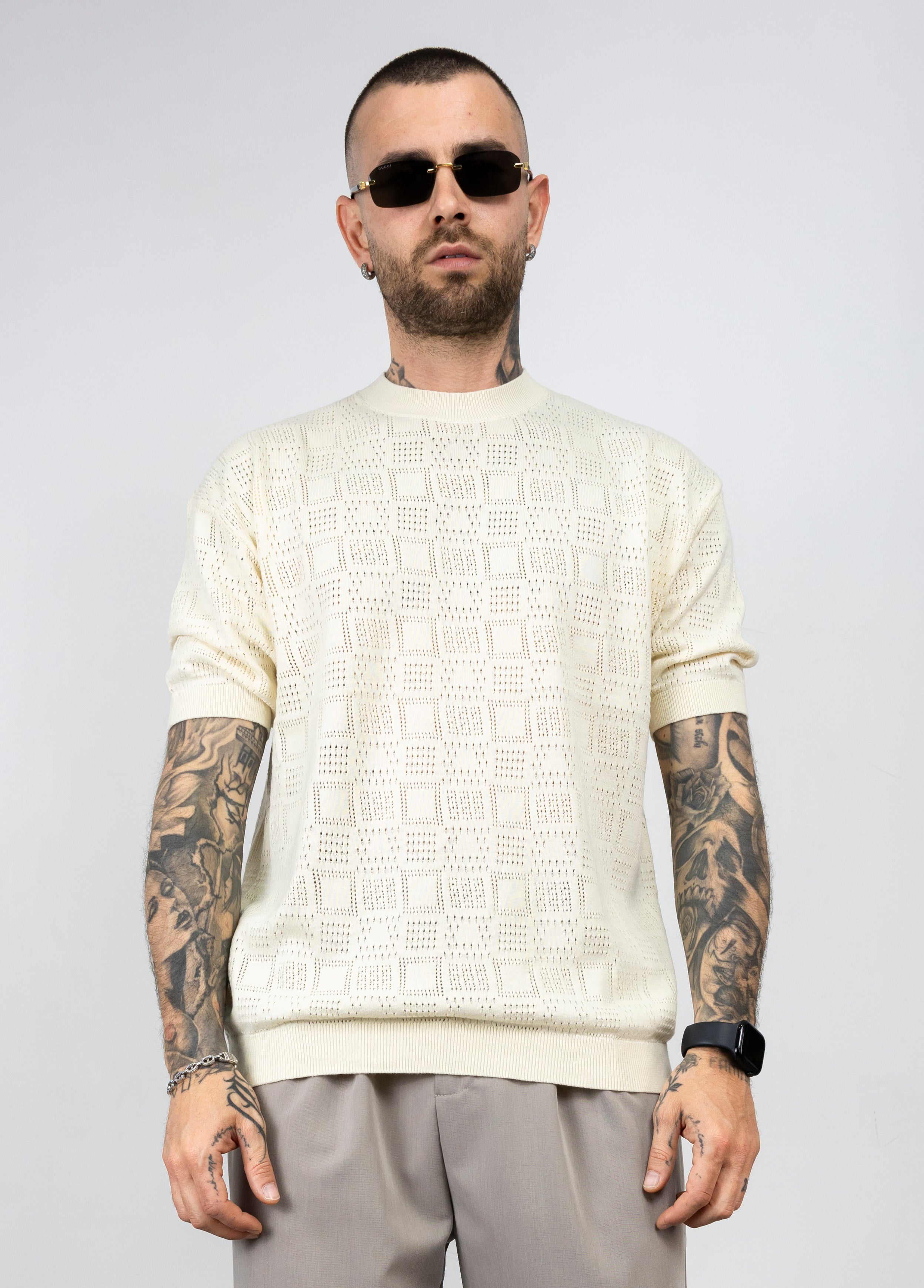 Maglia in filo ricamata