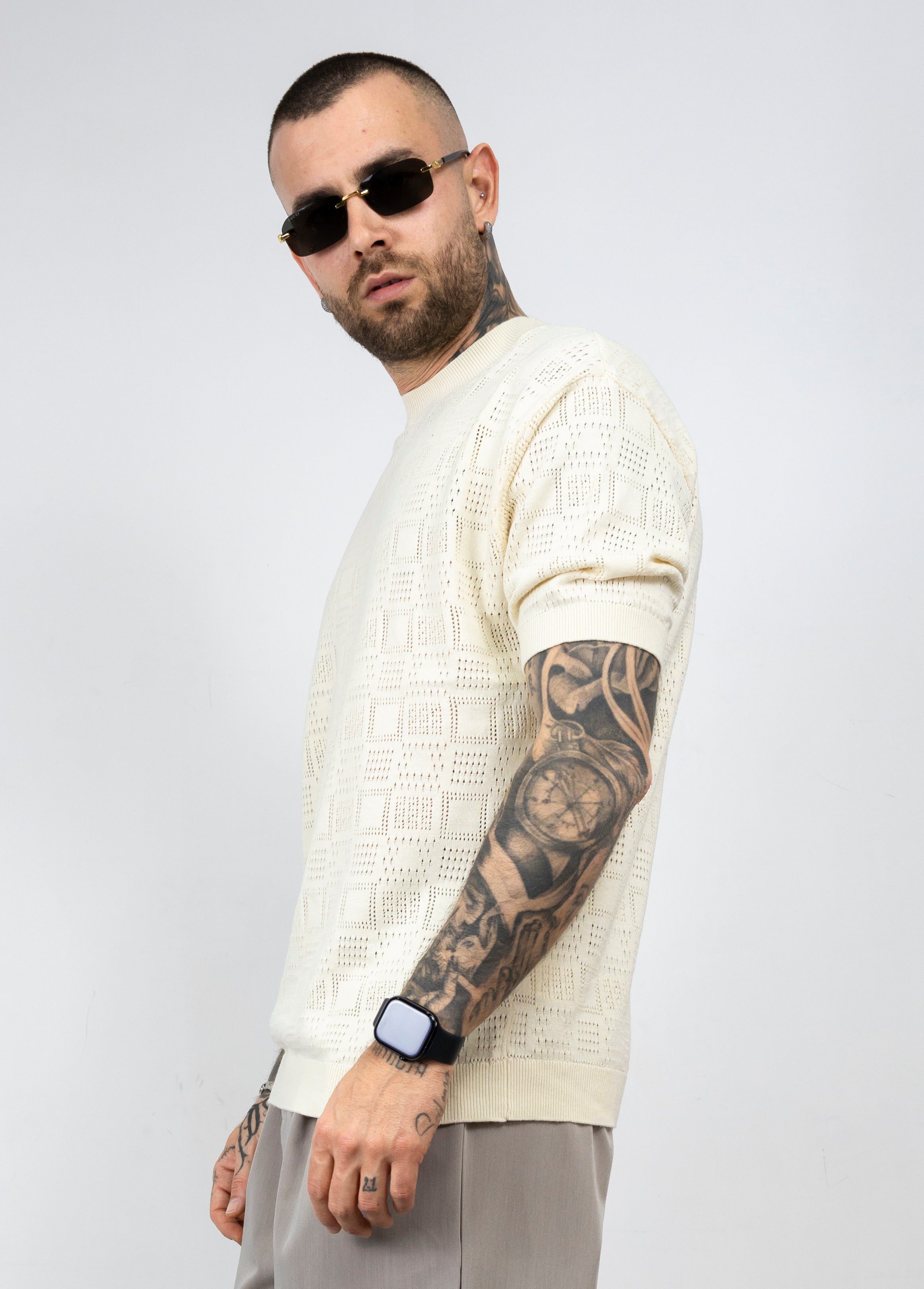 Maglia in filo ricamata
