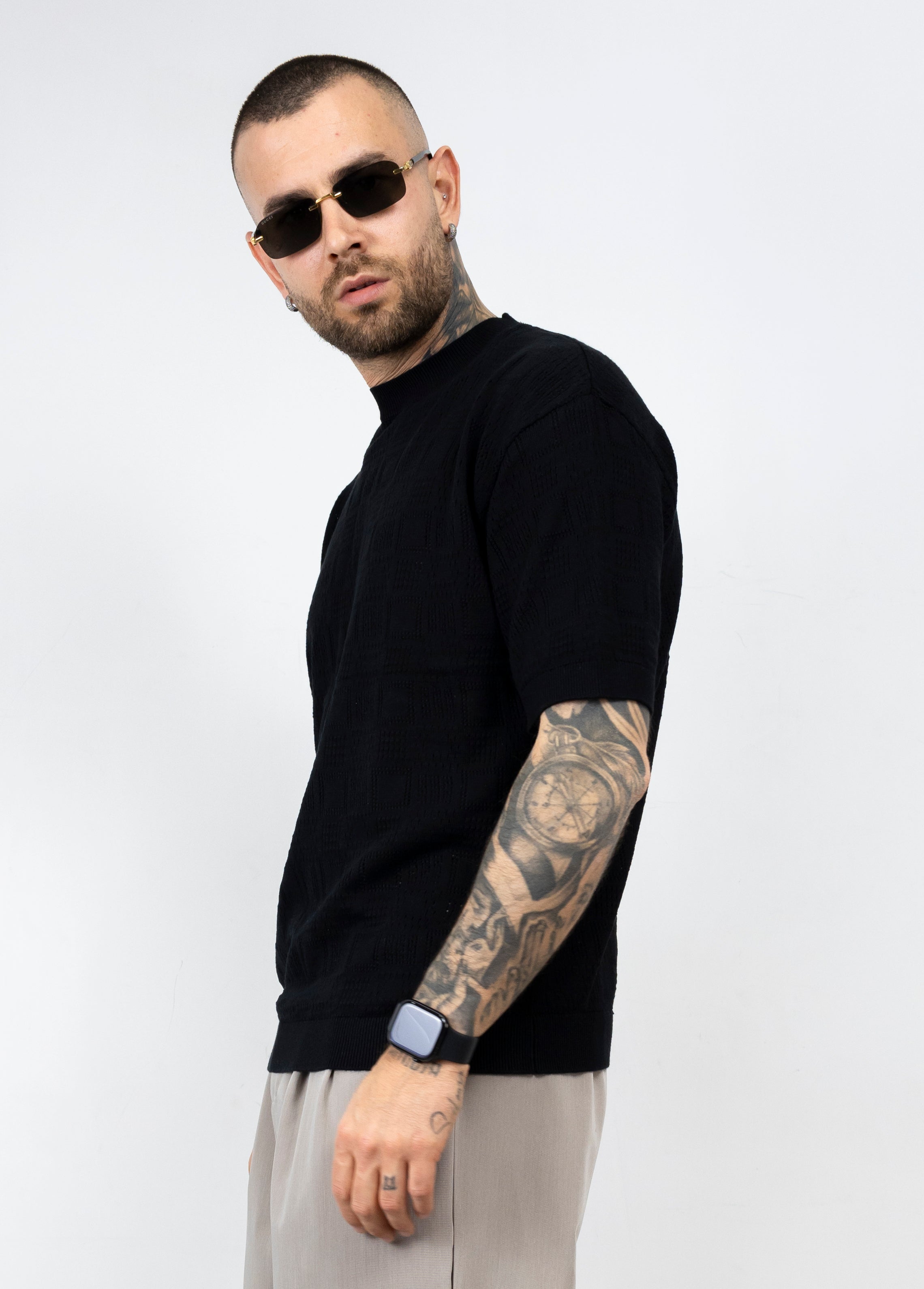 Maglia in filo ricamata