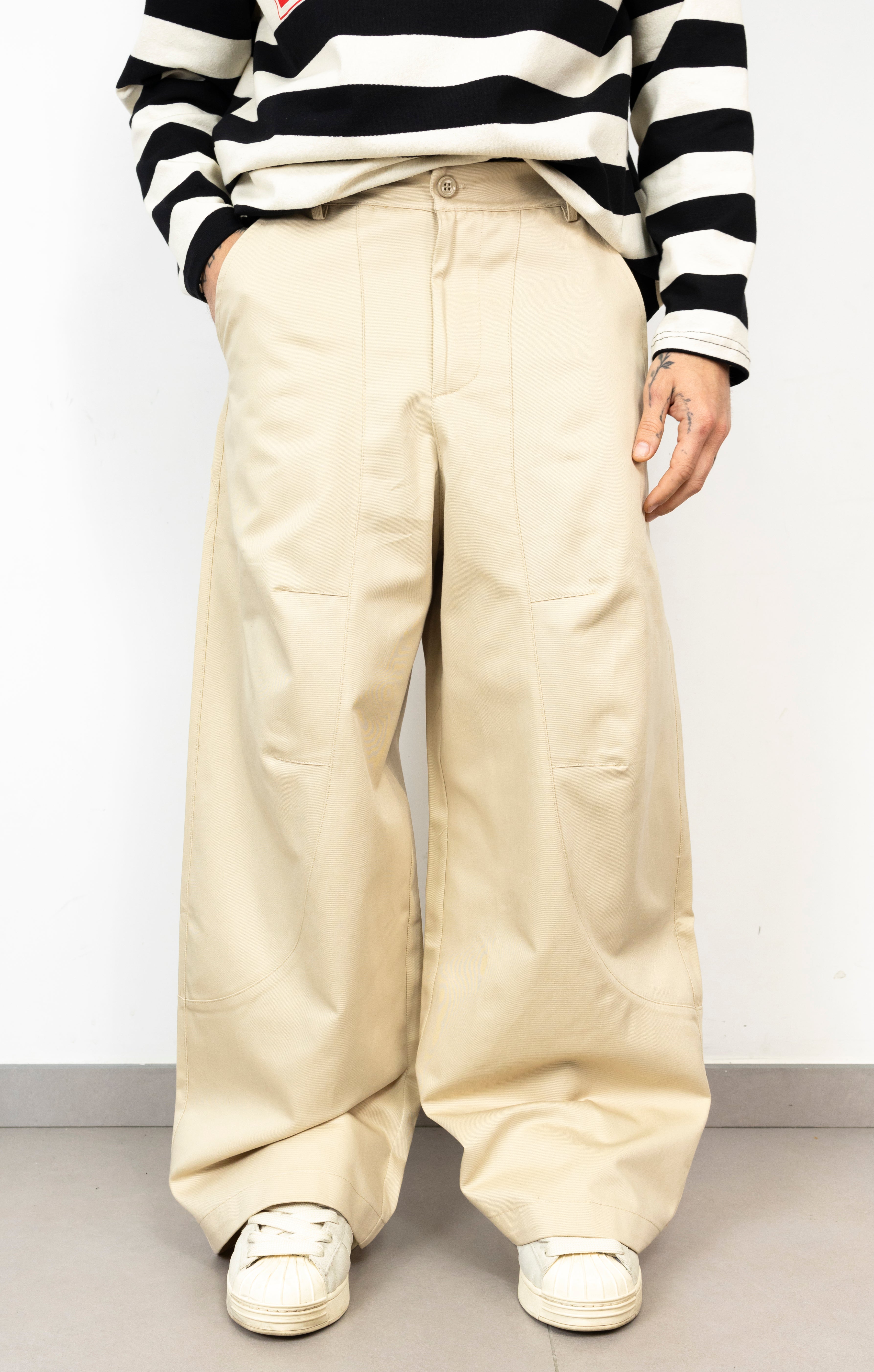 Pant. extra cut