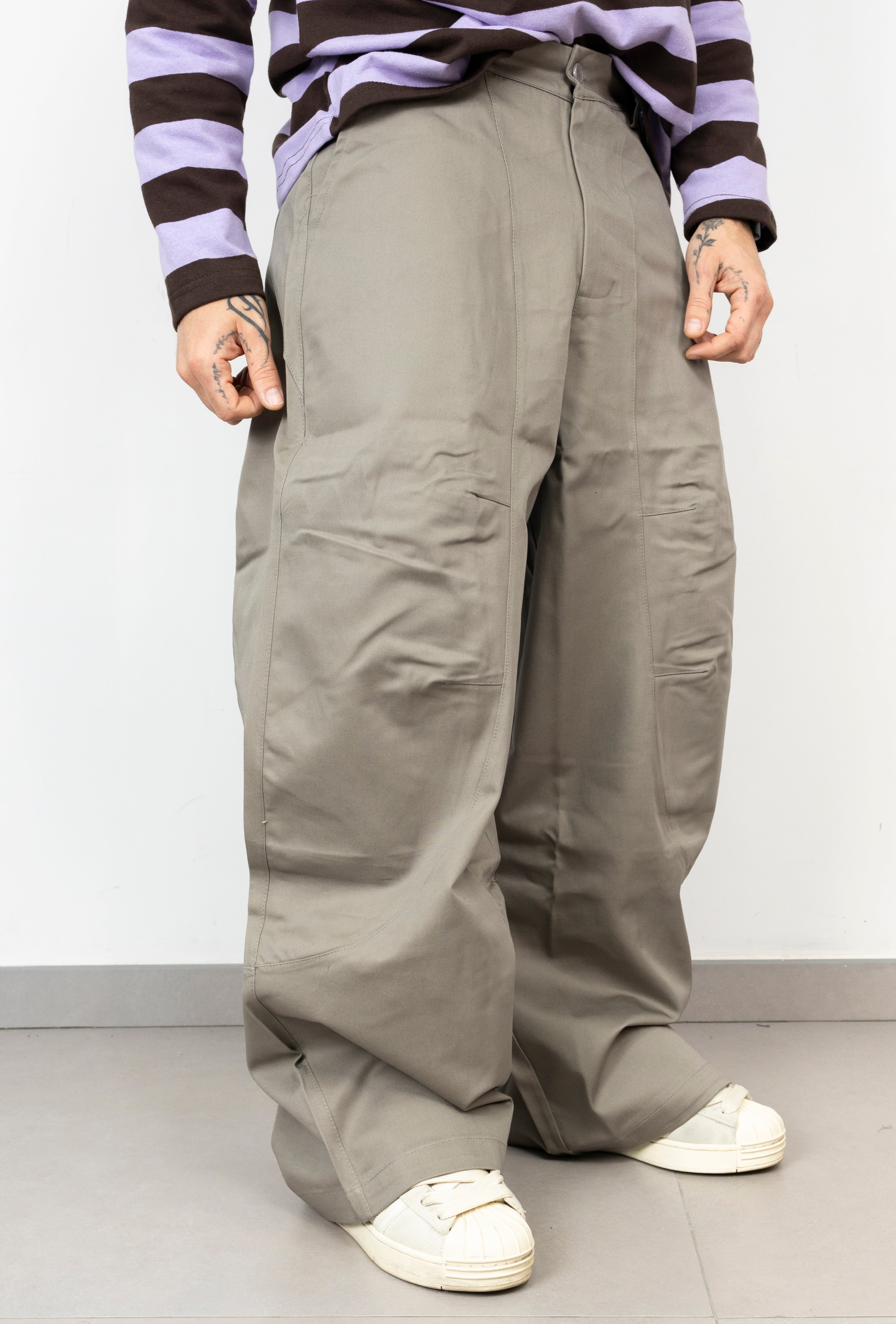 Pant. extra cut