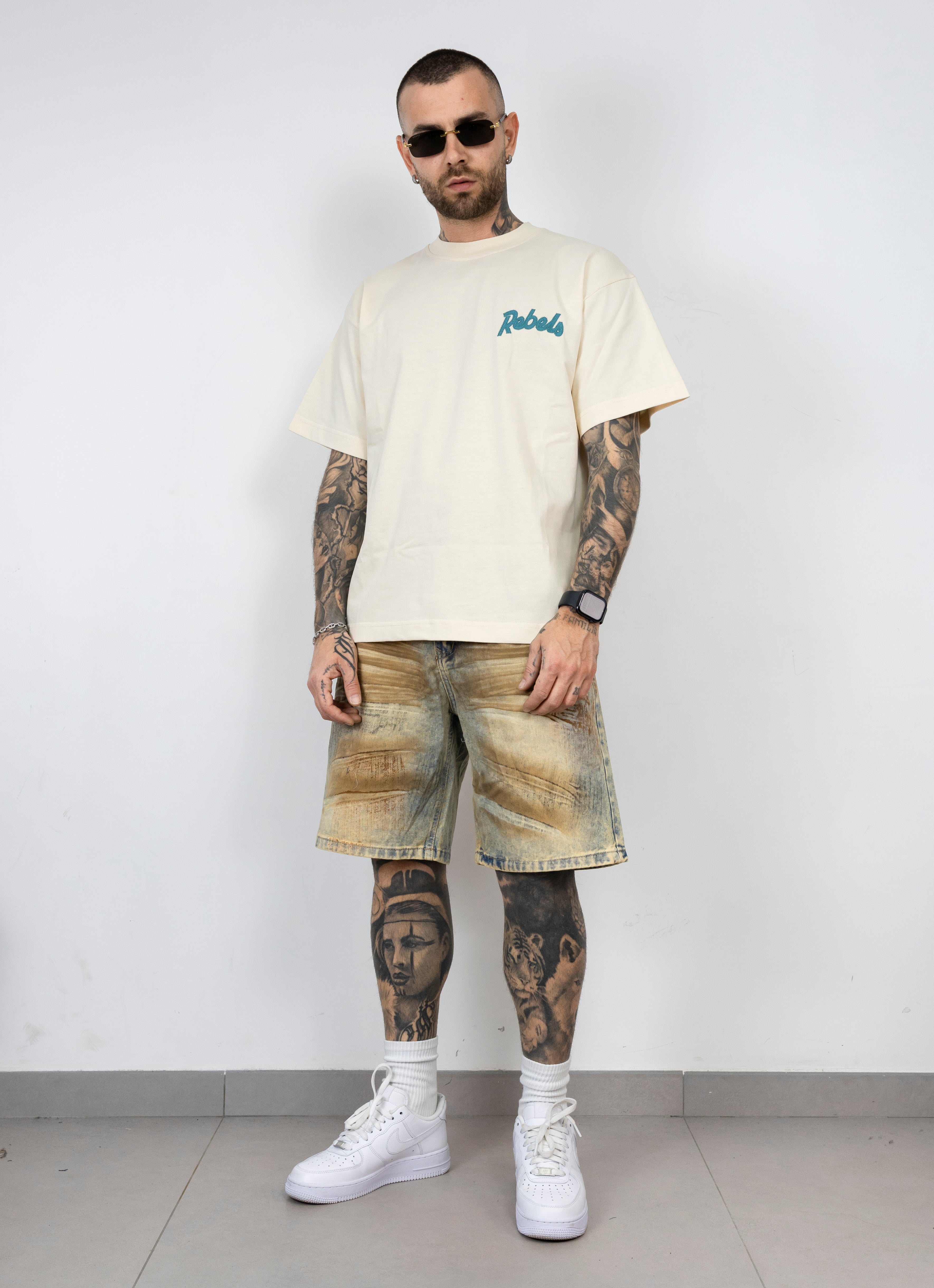 T-shirt rebels
