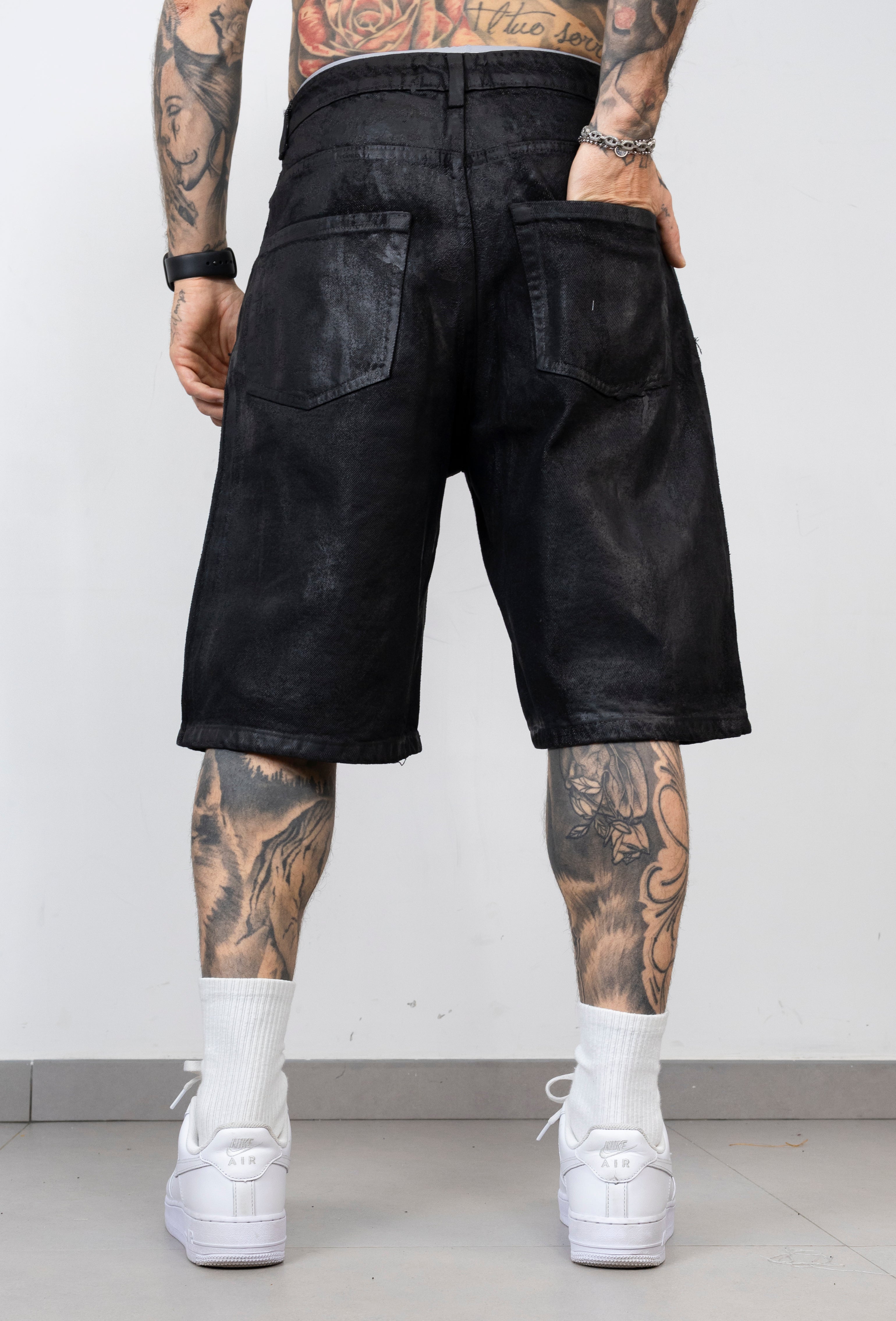 Bermuda spalmato verniciato black new