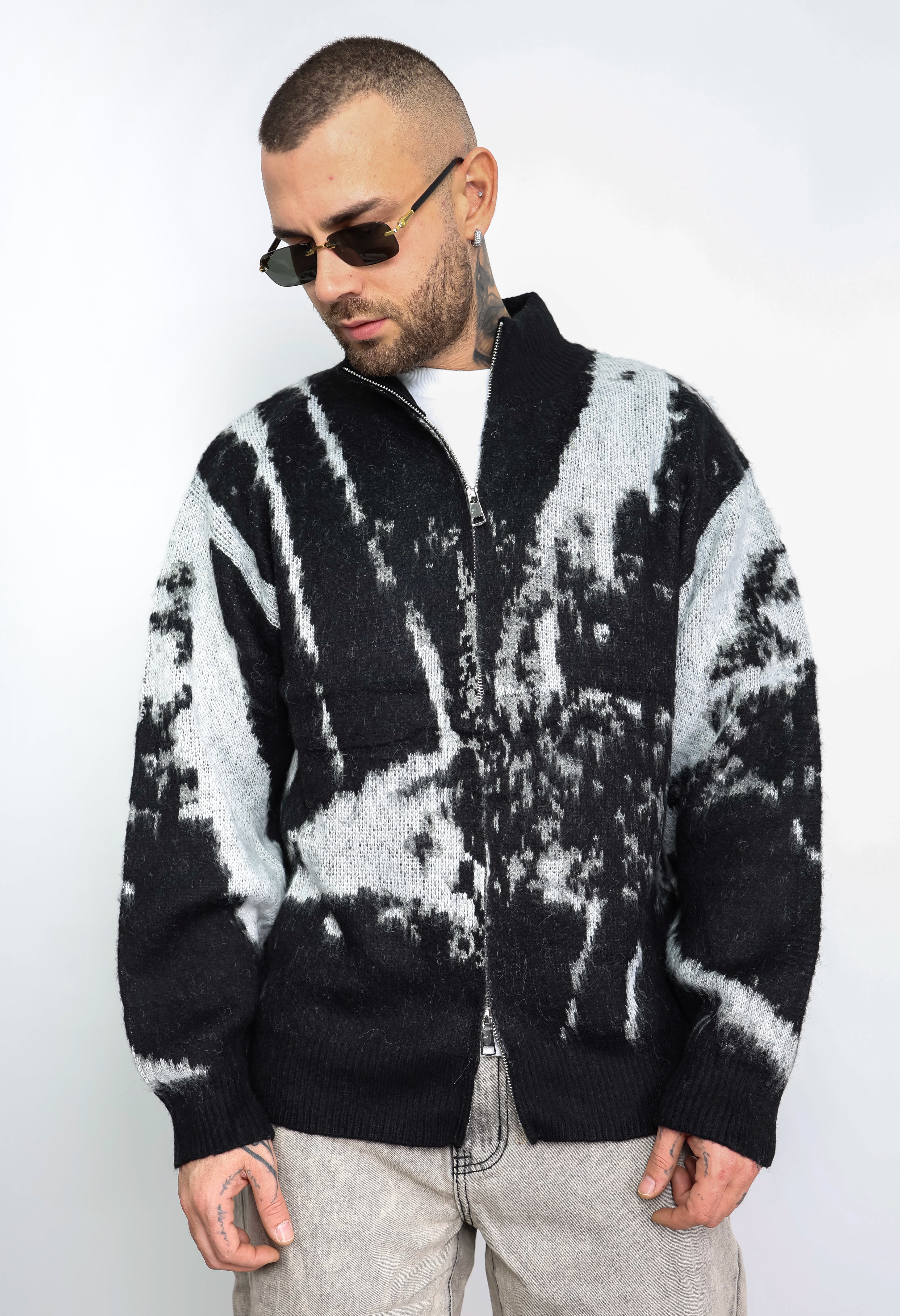 Cardigan zip abstract