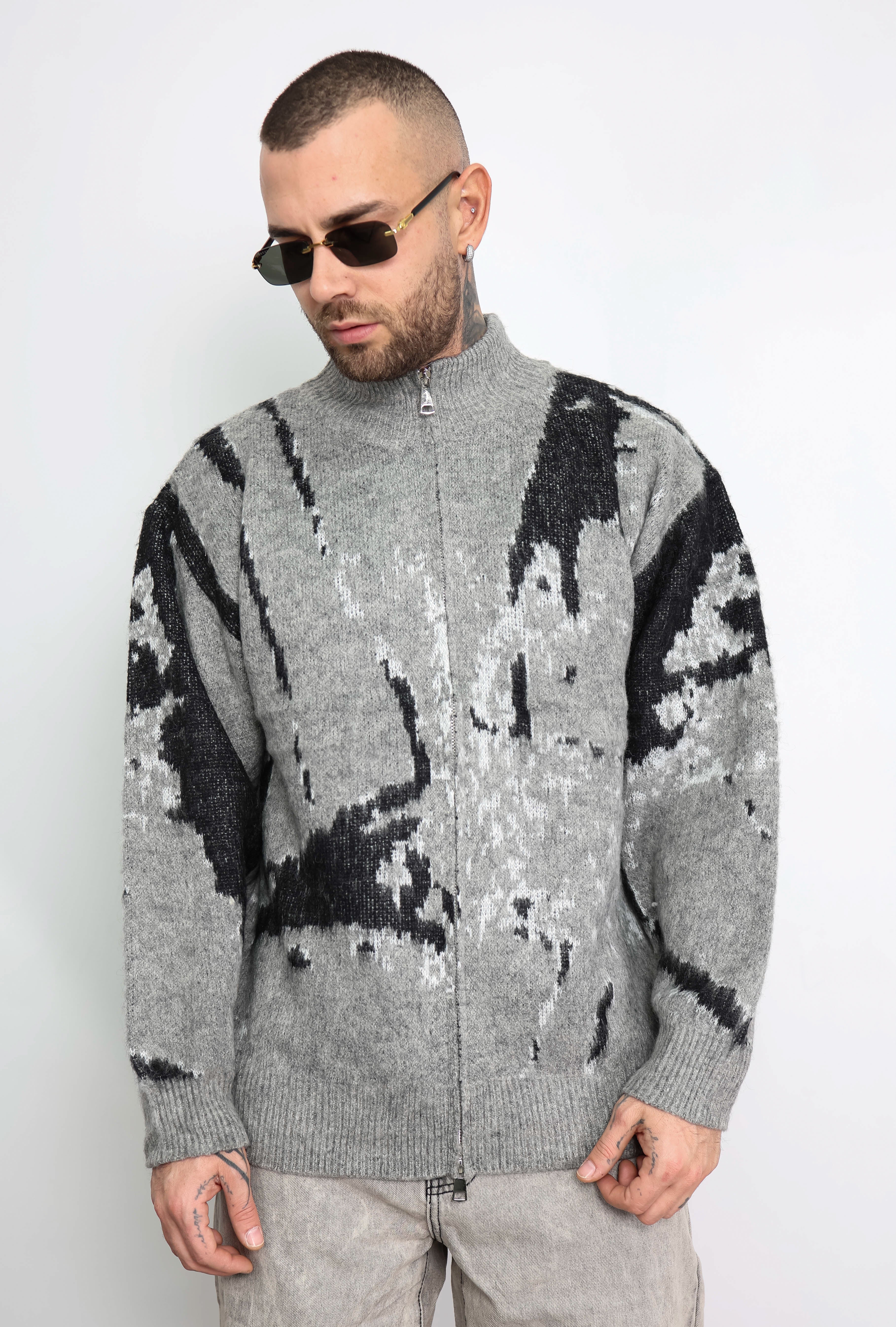 Cardigan zip abstract