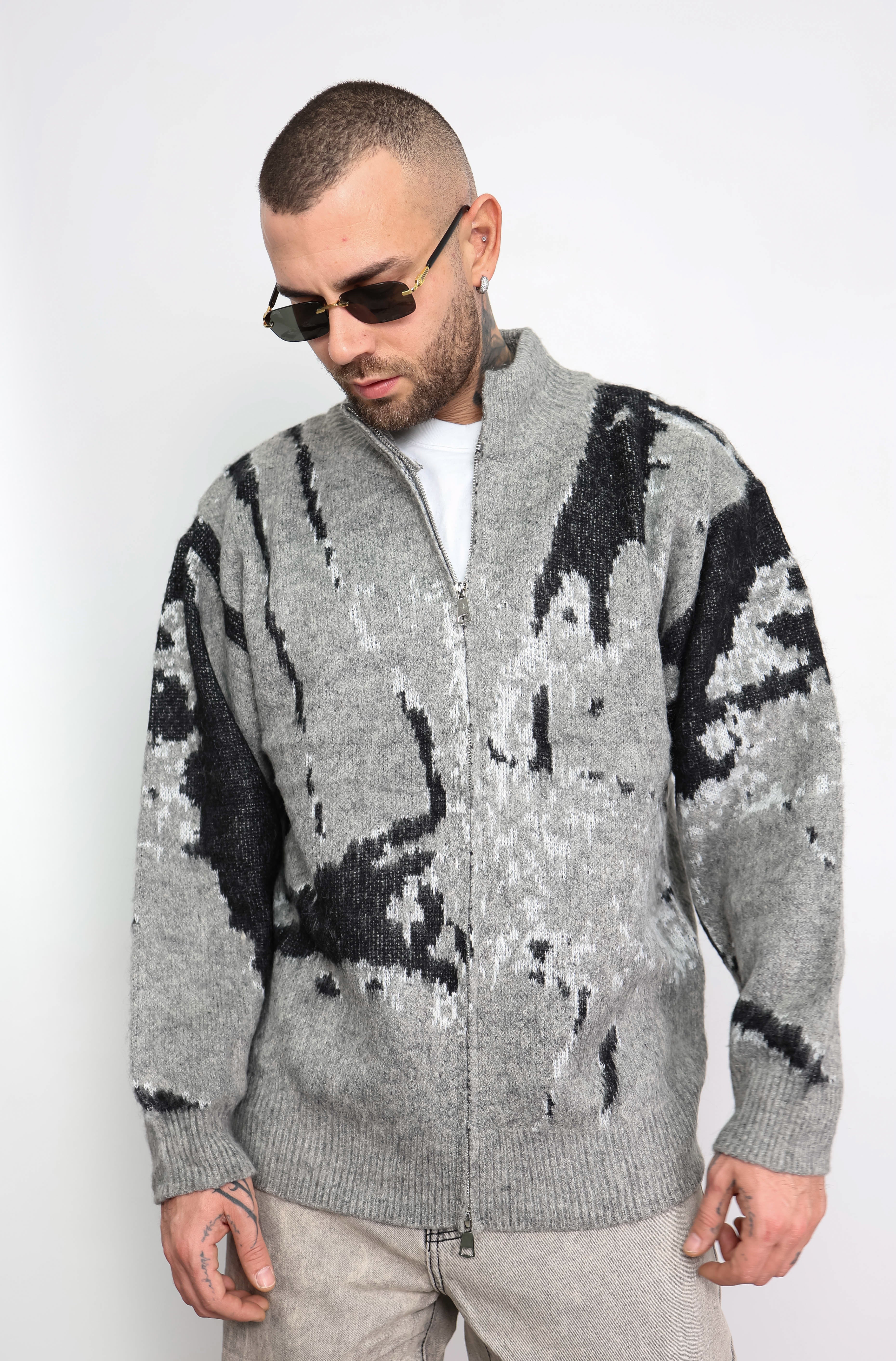 Cardigan zip abstract